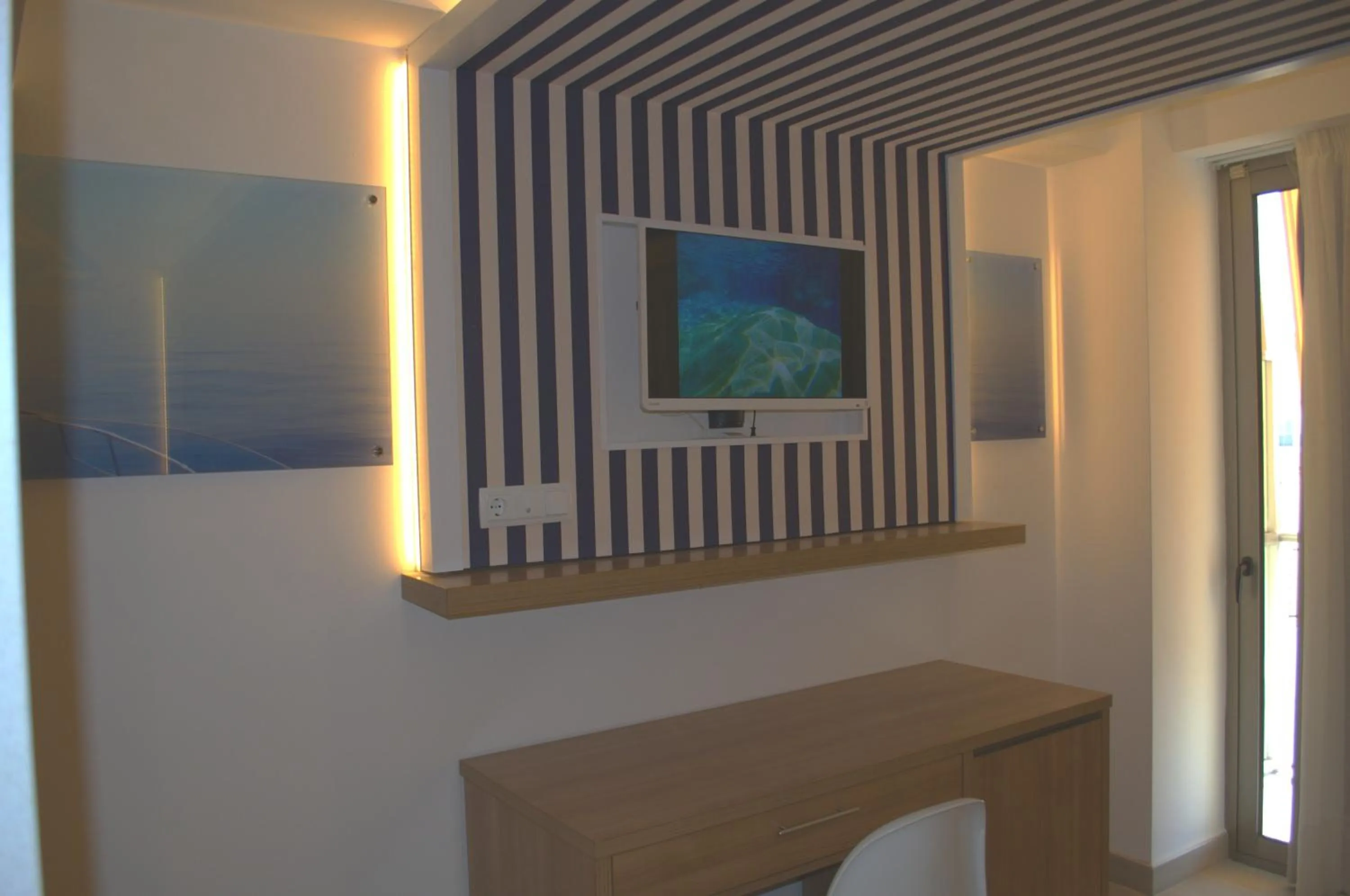 TV and multimedia in Hotel Marfil