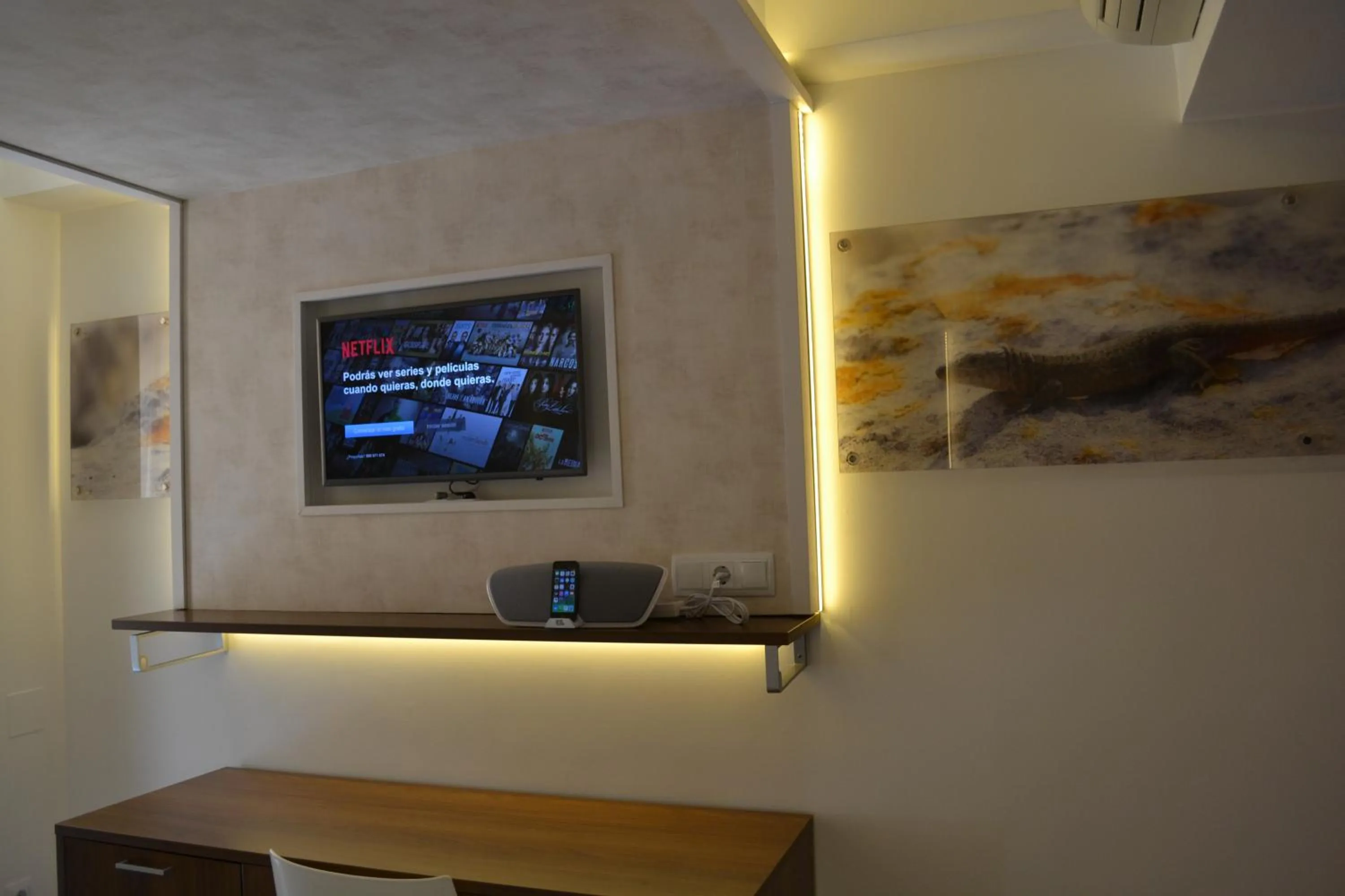 TV and multimedia in Hotel Marfil