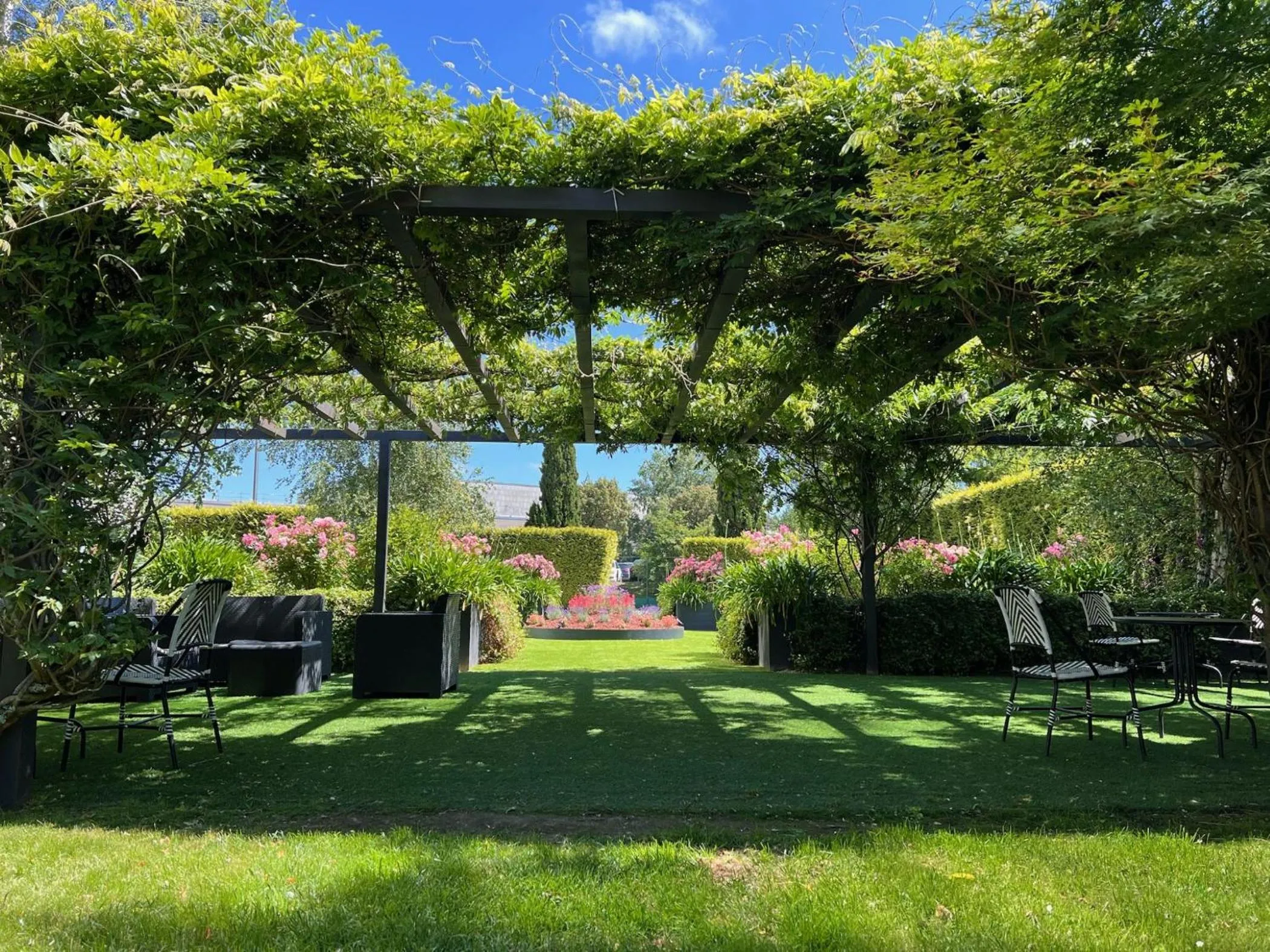 Garden in Oca Puerta del Camino Hotel