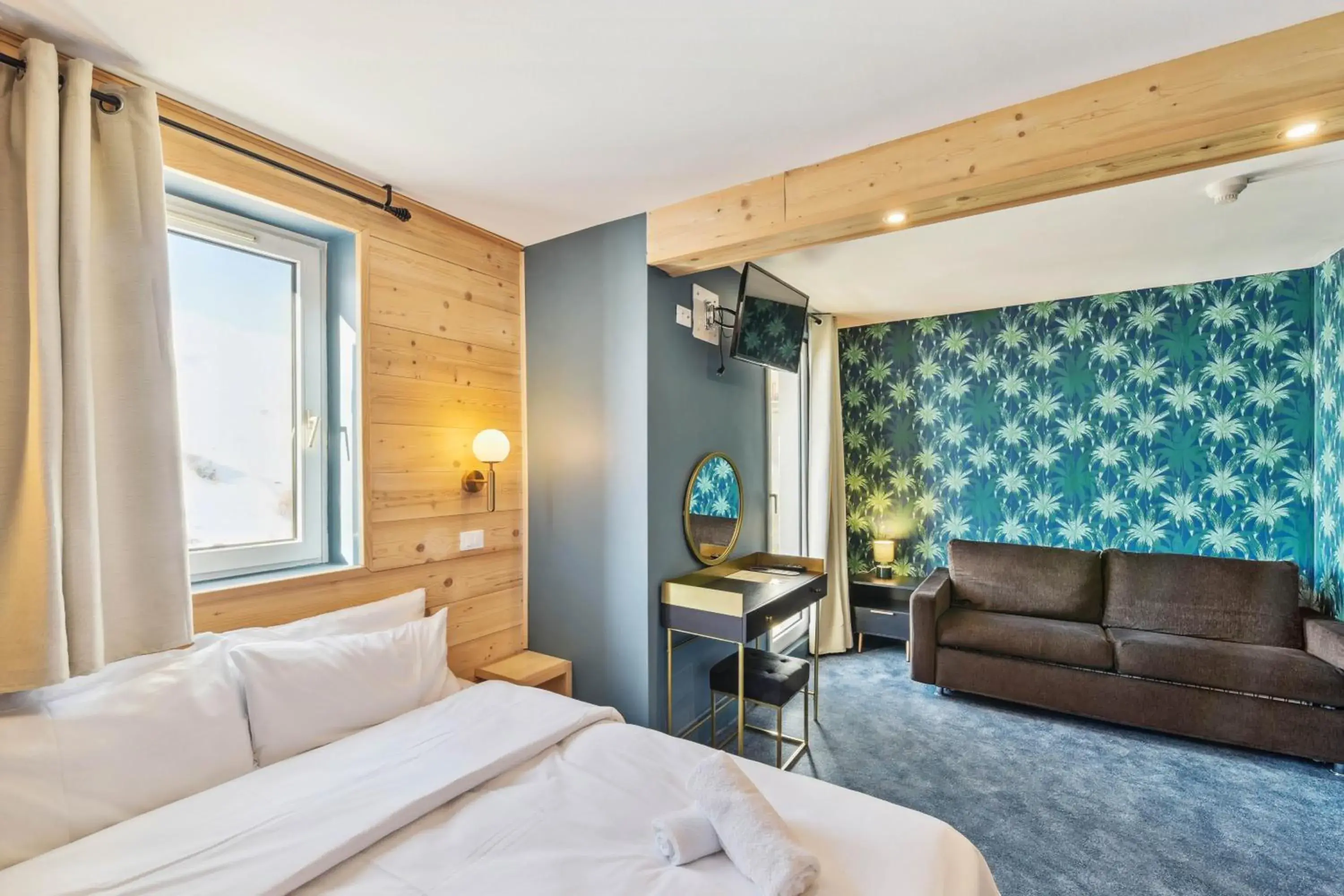 Living room, Bed in Hotel Turan & Spa Living room, Bed in Hotel Turan & Spa