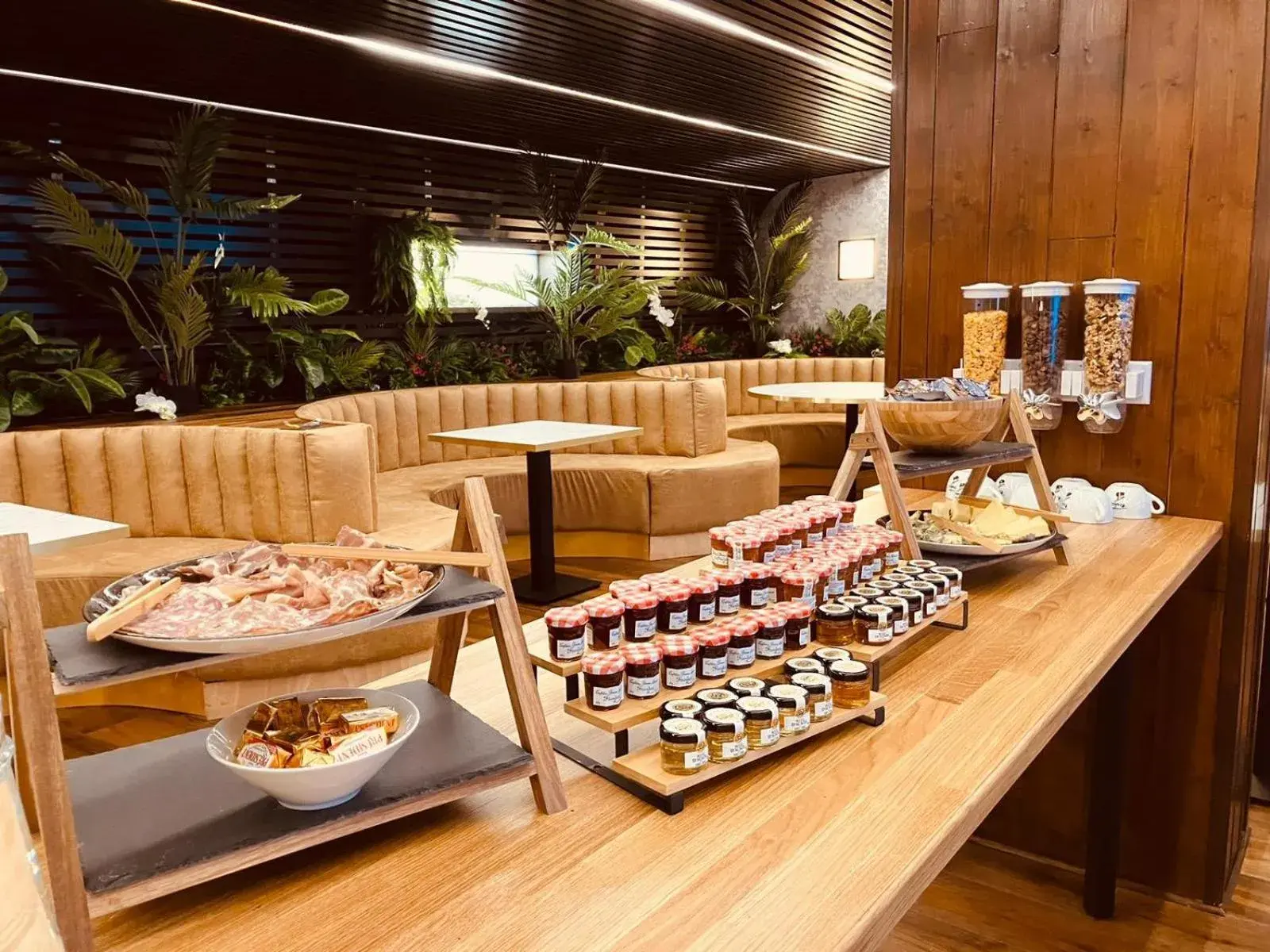 Breakfast in Hotel Turan & Spa Breakfast in Hotel Turan & Spa