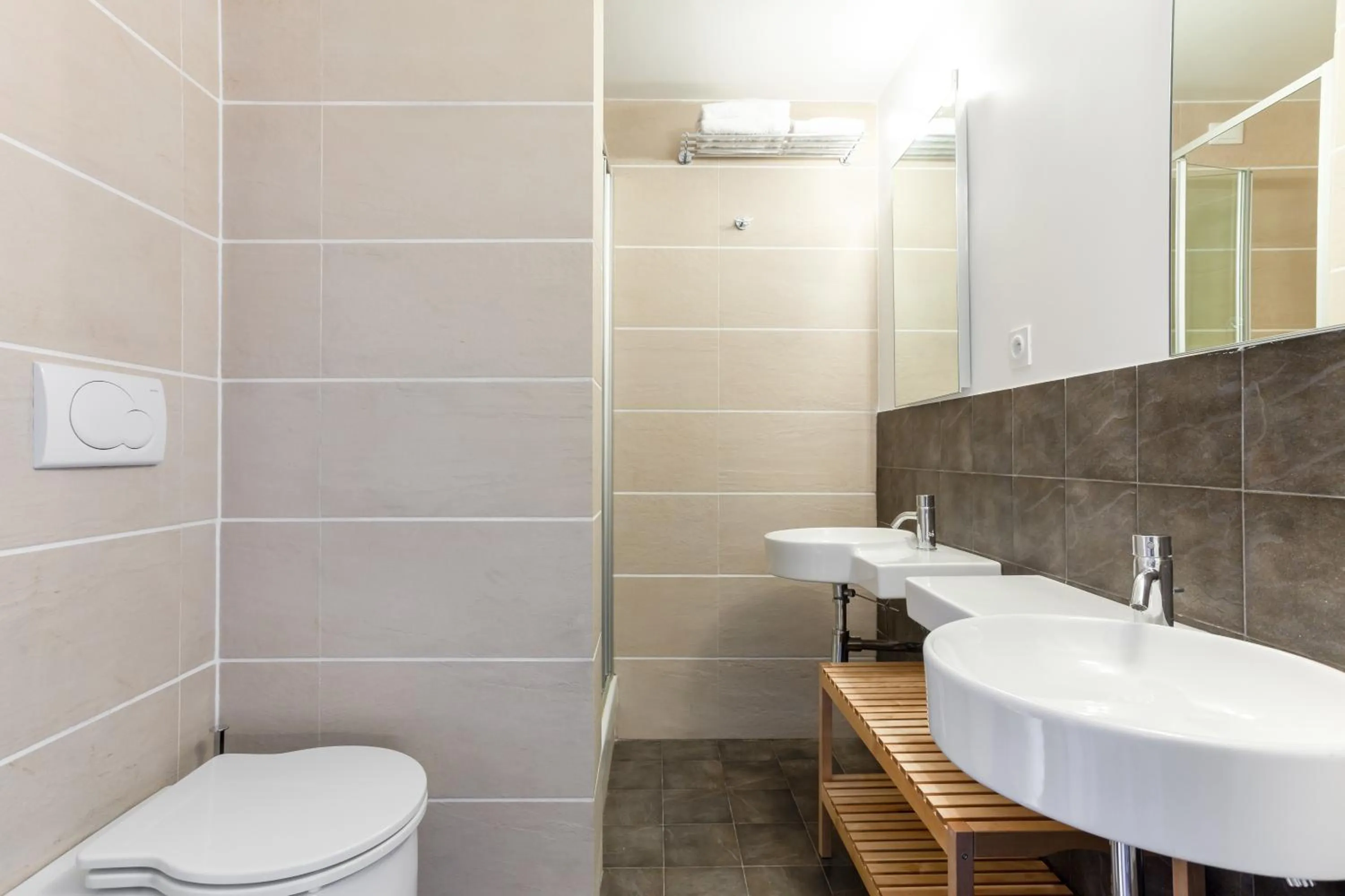 Shower in Hotel Turan & Spa