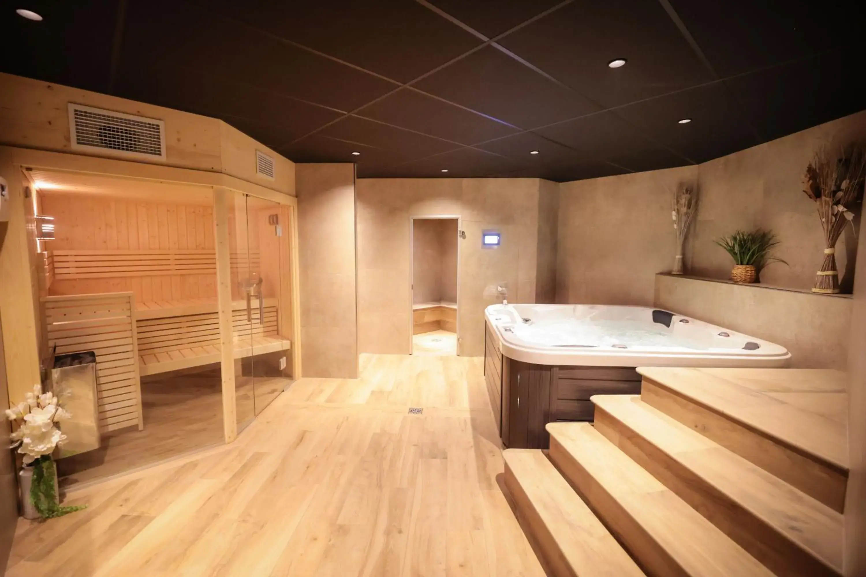 Spa and wellness centre/facilities in Hotel Turan & Spa Spa and wellness centre/facilities in Hotel Turan & Spa