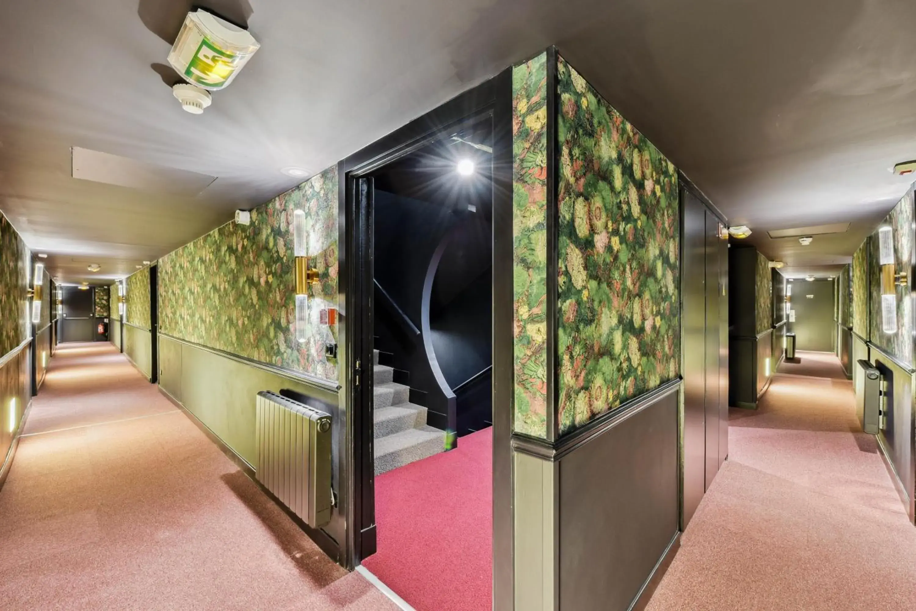 Property building in Hotel Turan & Spa Property building in Hotel Turan & Spa