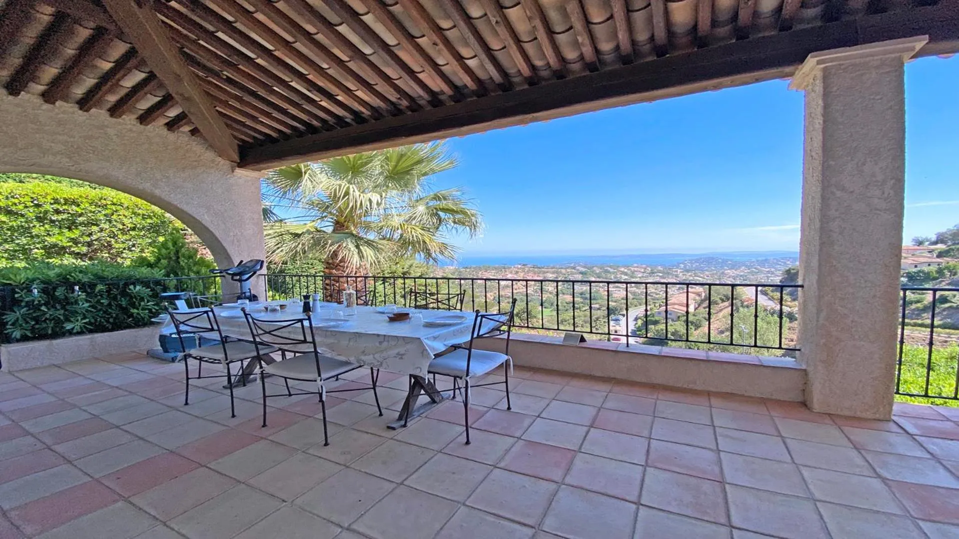Patio in Villa Lisuzem
