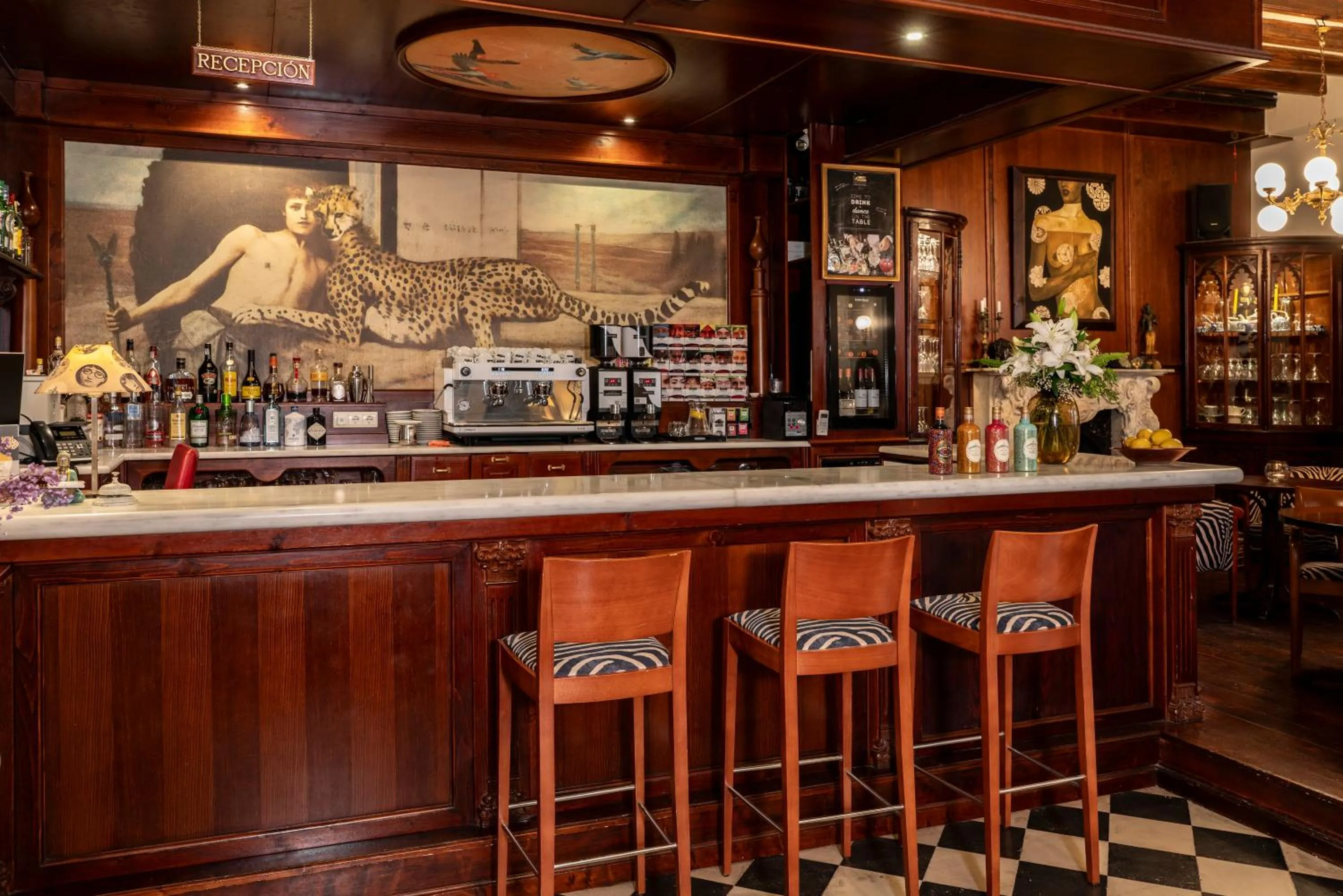 Lounge or bar in Art Boutique Hotel Chamarel