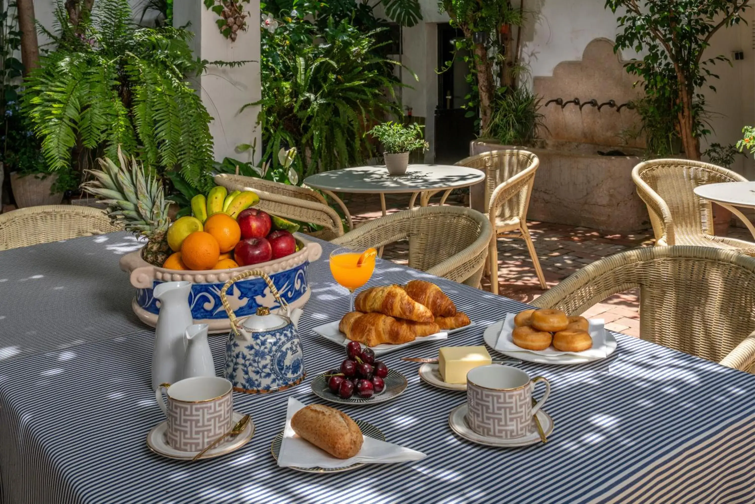 Breakfast in Art Boutique Hotel Chamarel Breakfast in Art Boutique Hotel Chamarel