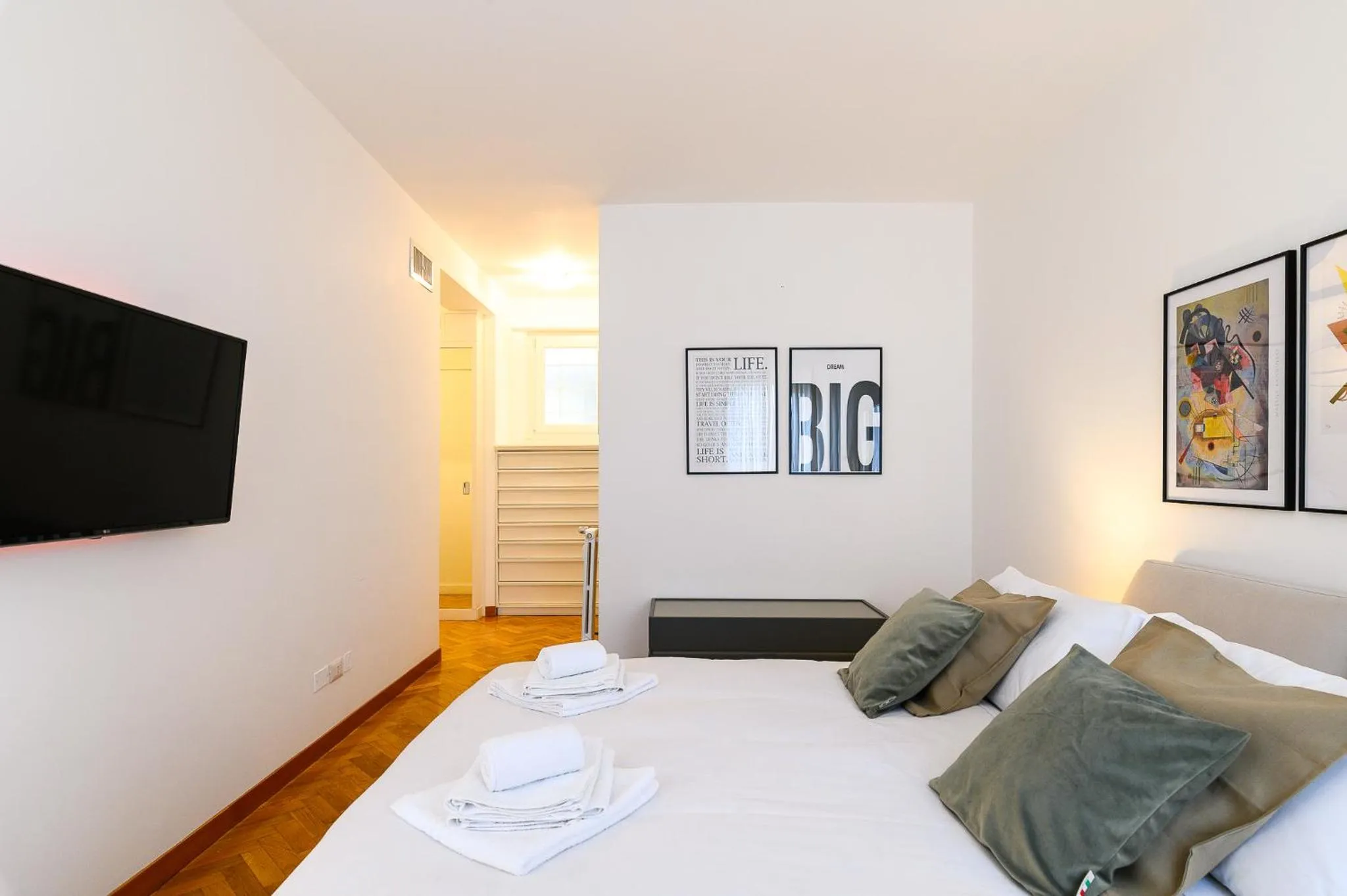 Bed in Peaceful Penthouse with Garage by NDP rent