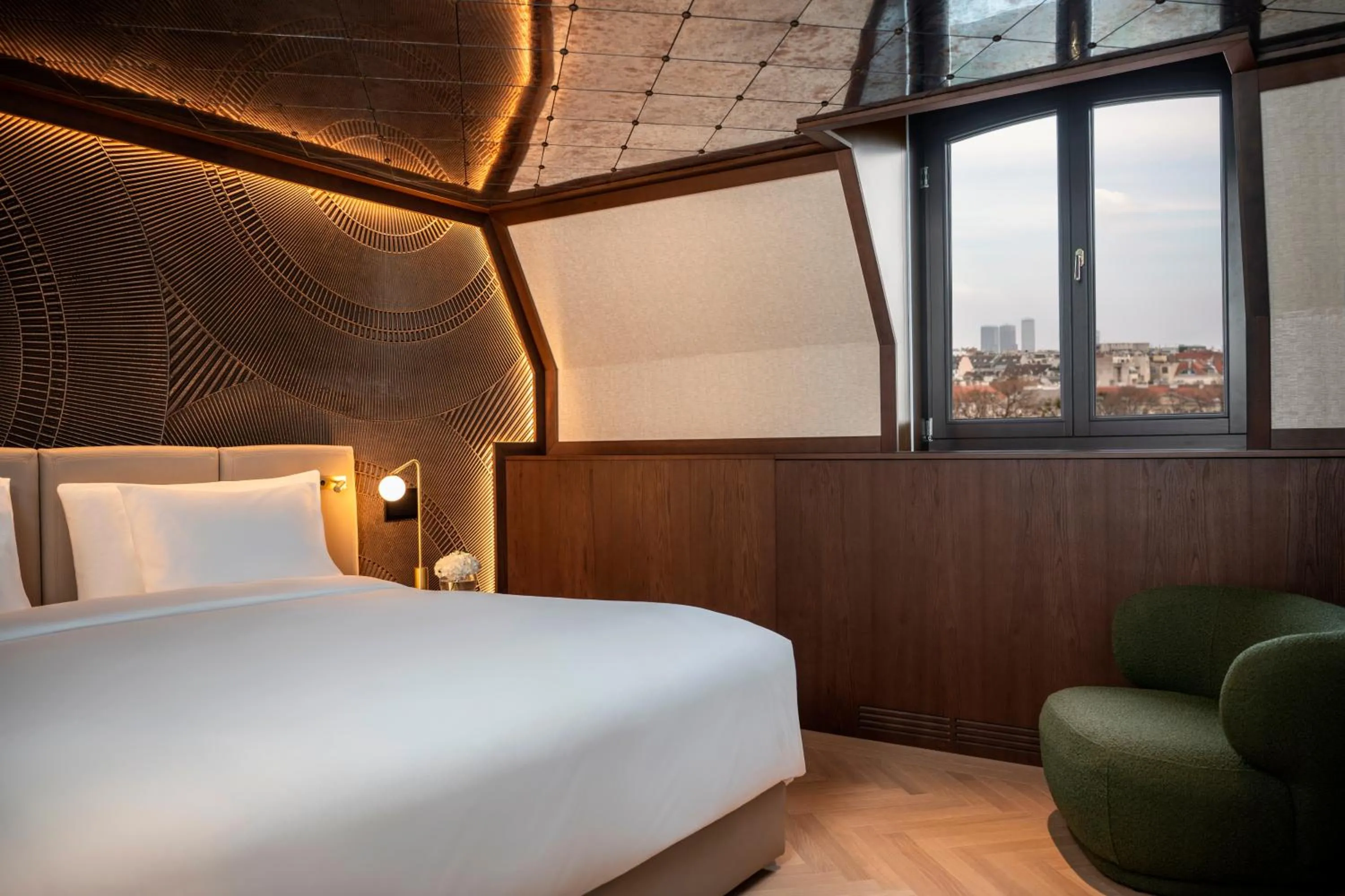 Photo of the whole room, Bed in Almanac Palais Vienna