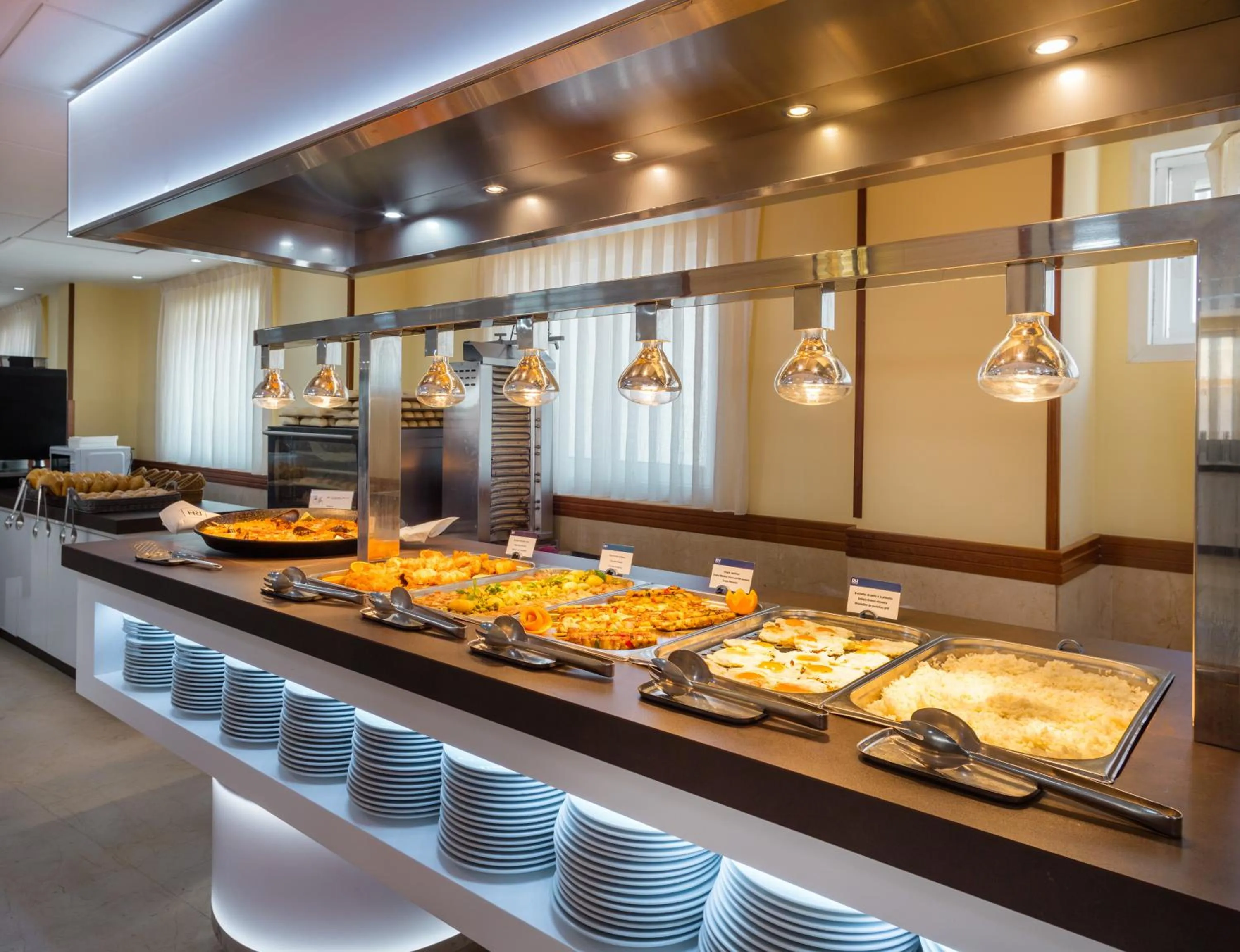 Restaurant/places to eat in Hotel RH Casablanca Suites