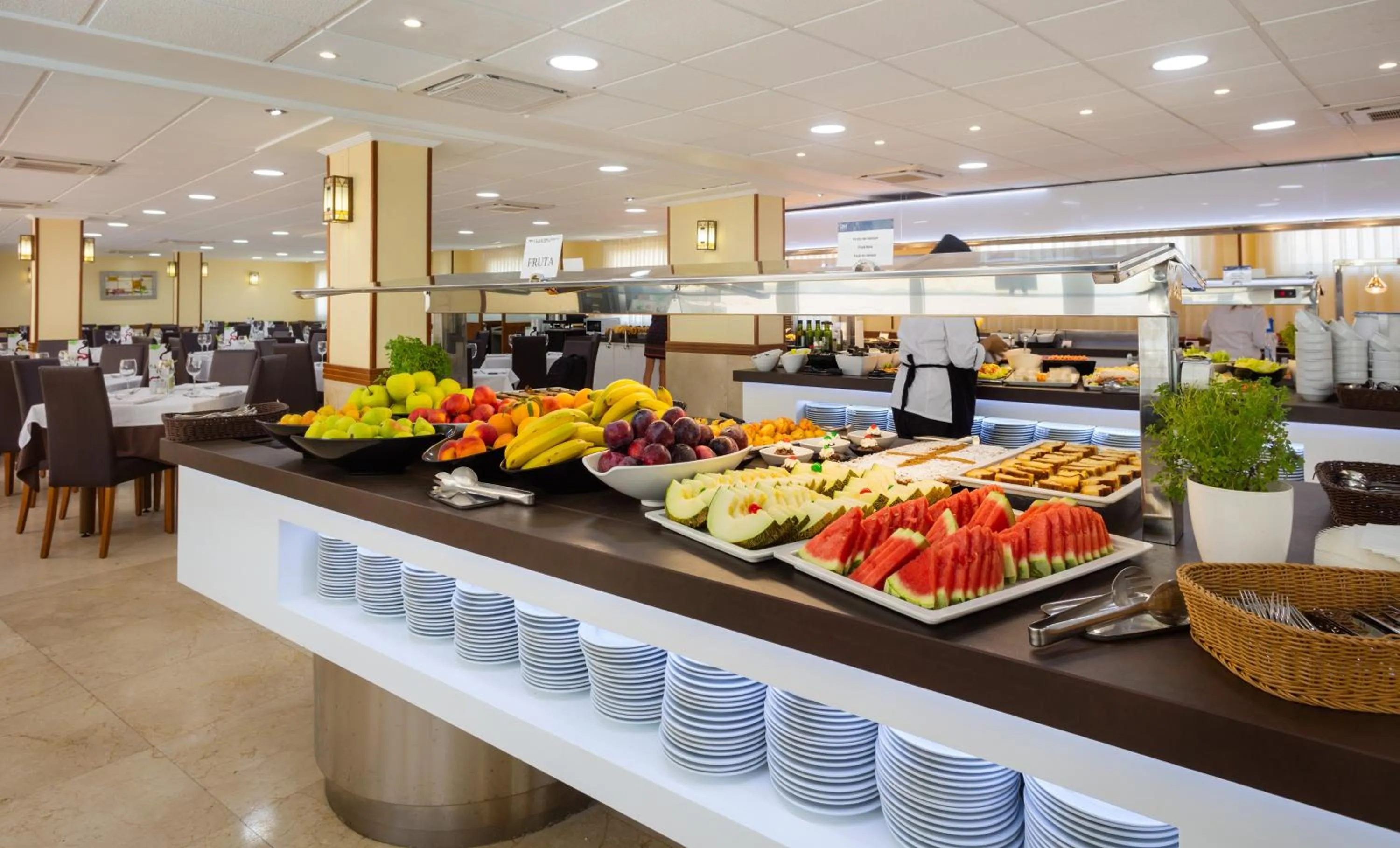 Restaurant/places to eat in Hotel RH Casablanca Suites