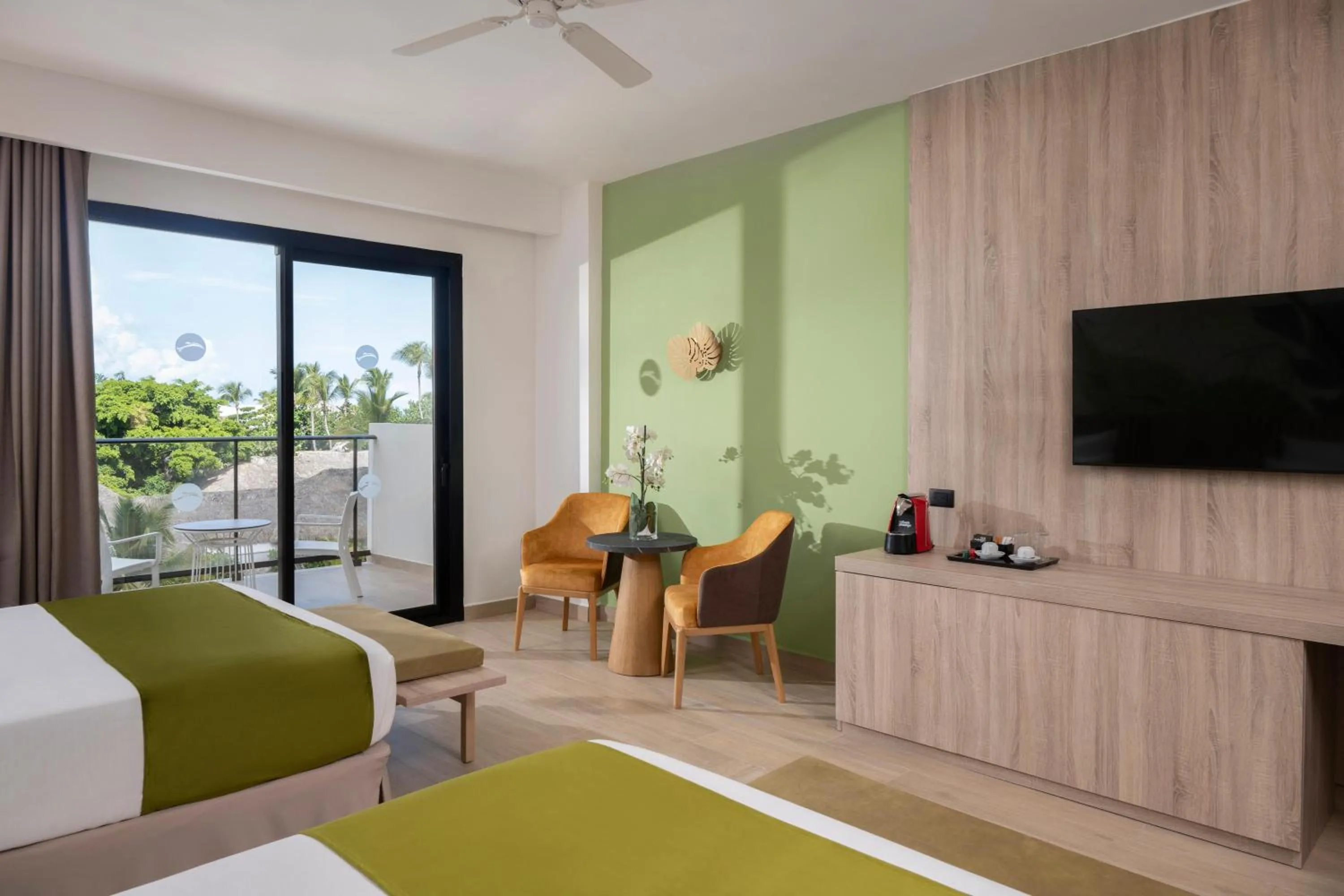 Bed in Serenade All Suites - Adults Only Resort