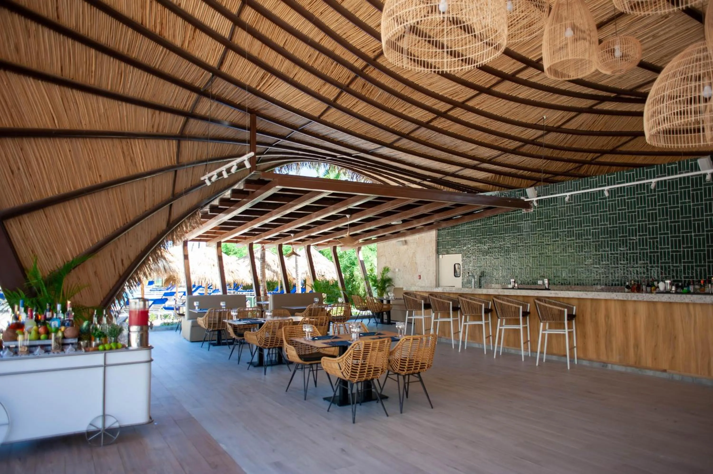 Lounge or bar in Serenade All Suites - Adults Only Resort