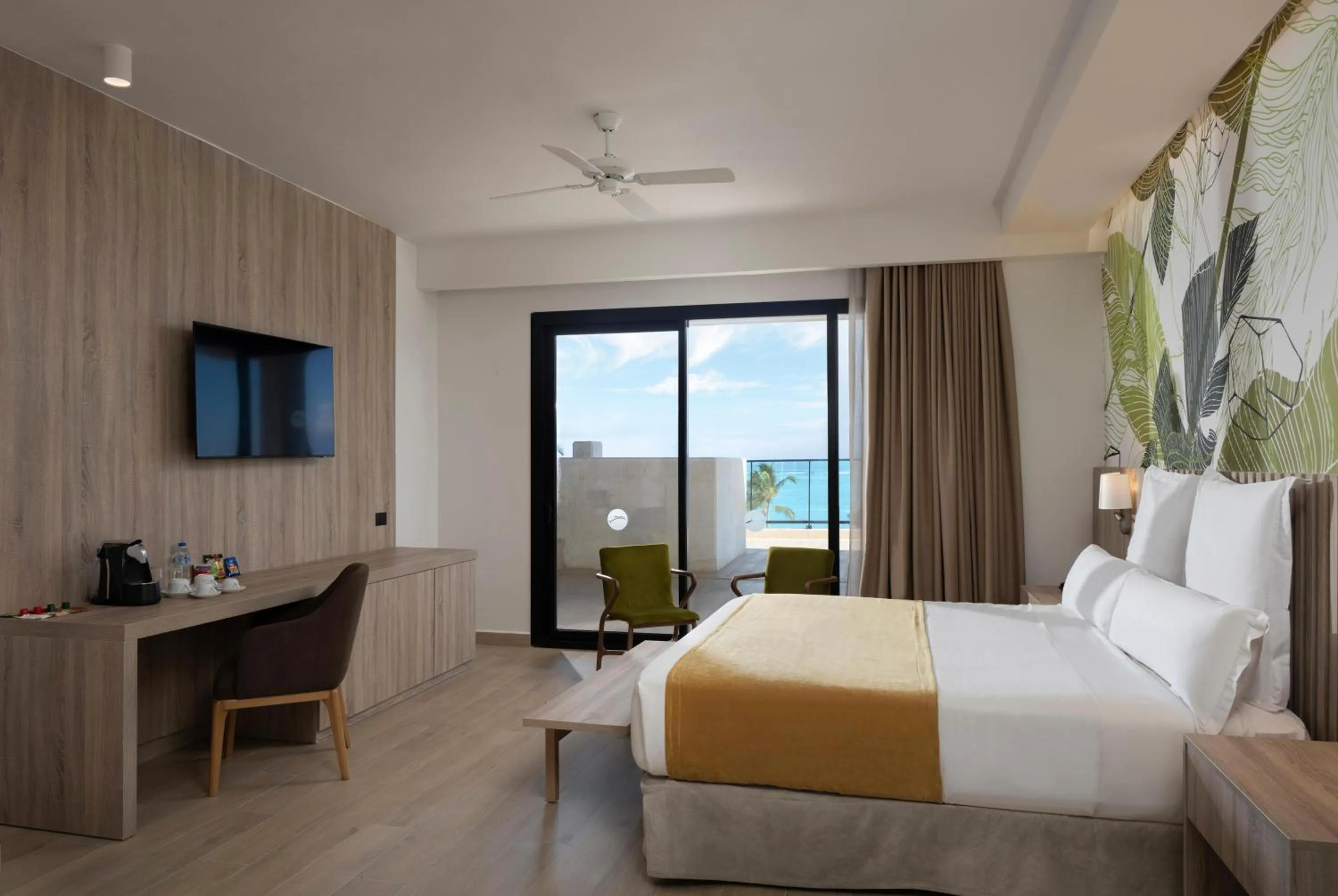 Bed in Serenade All Suites - Adults Only Resort