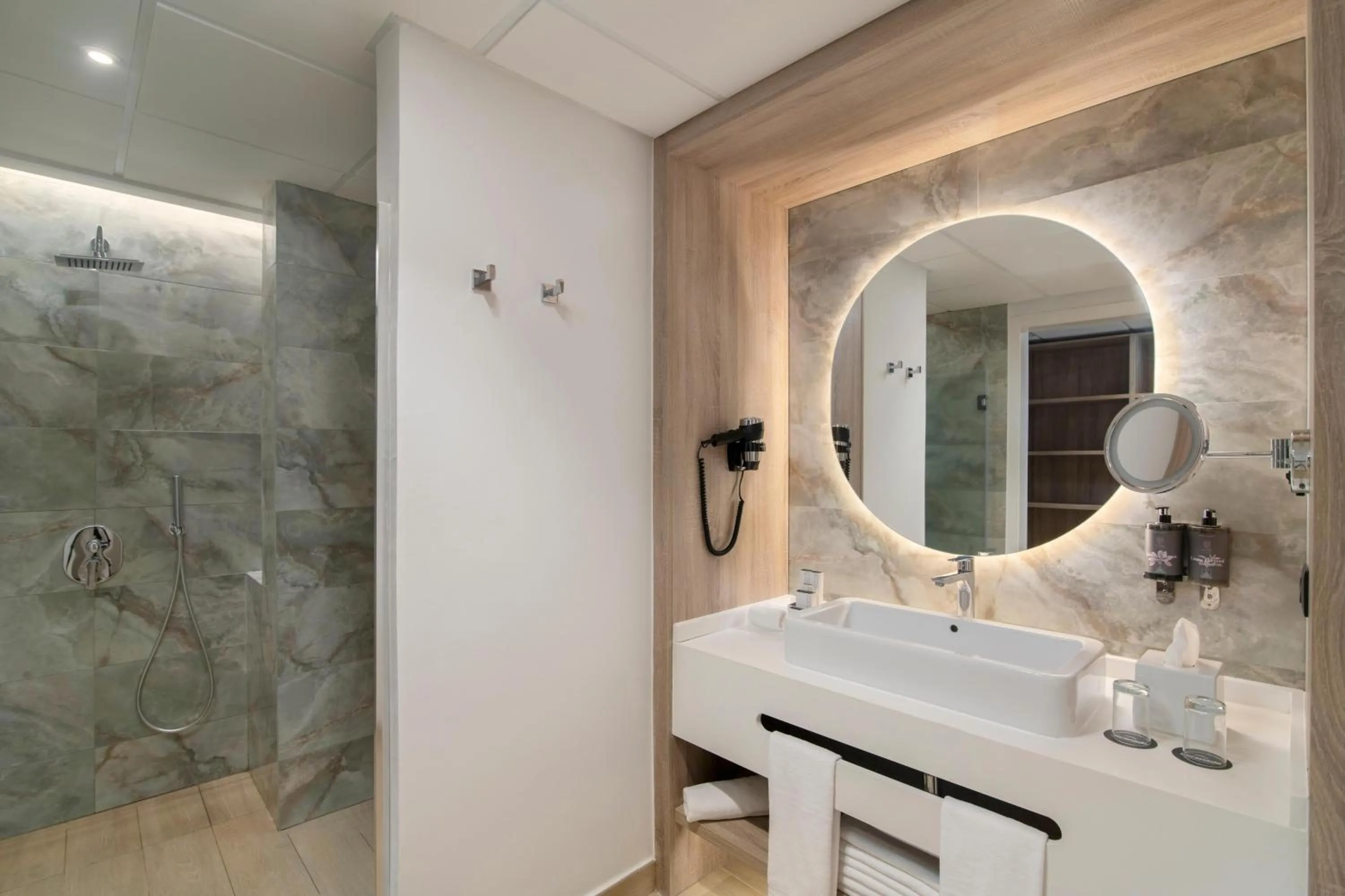 Shower in Serenade All Suites - Adults Only Resort