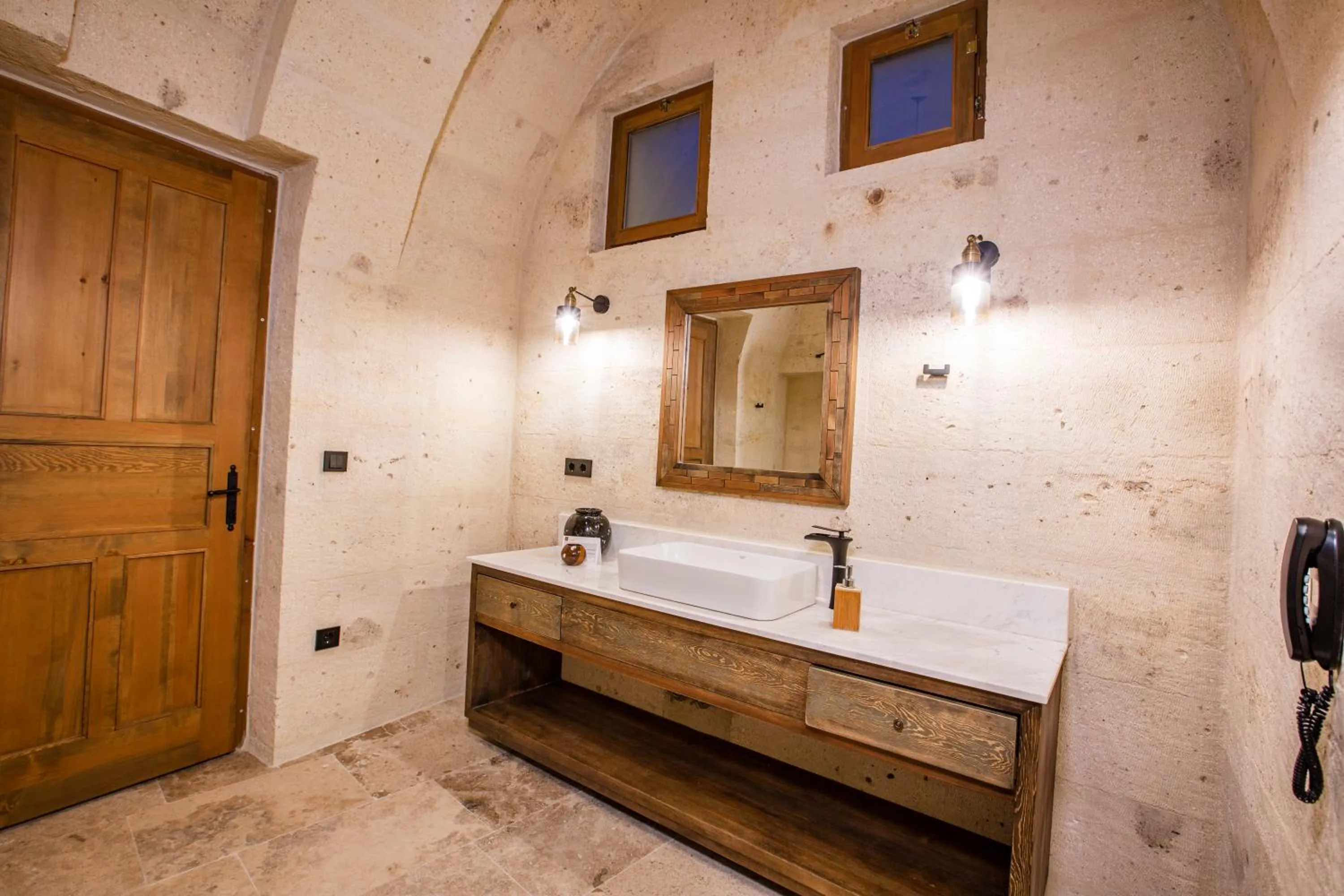 Bathroom in Sinasos Evleri