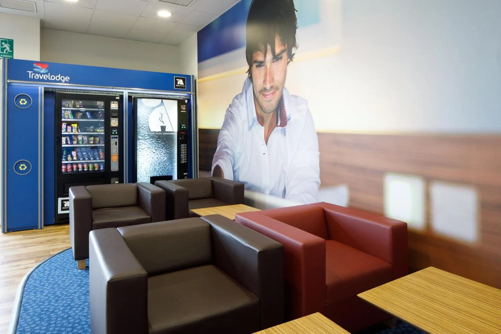 Lobby or reception in Travelodge Barcelona Fira