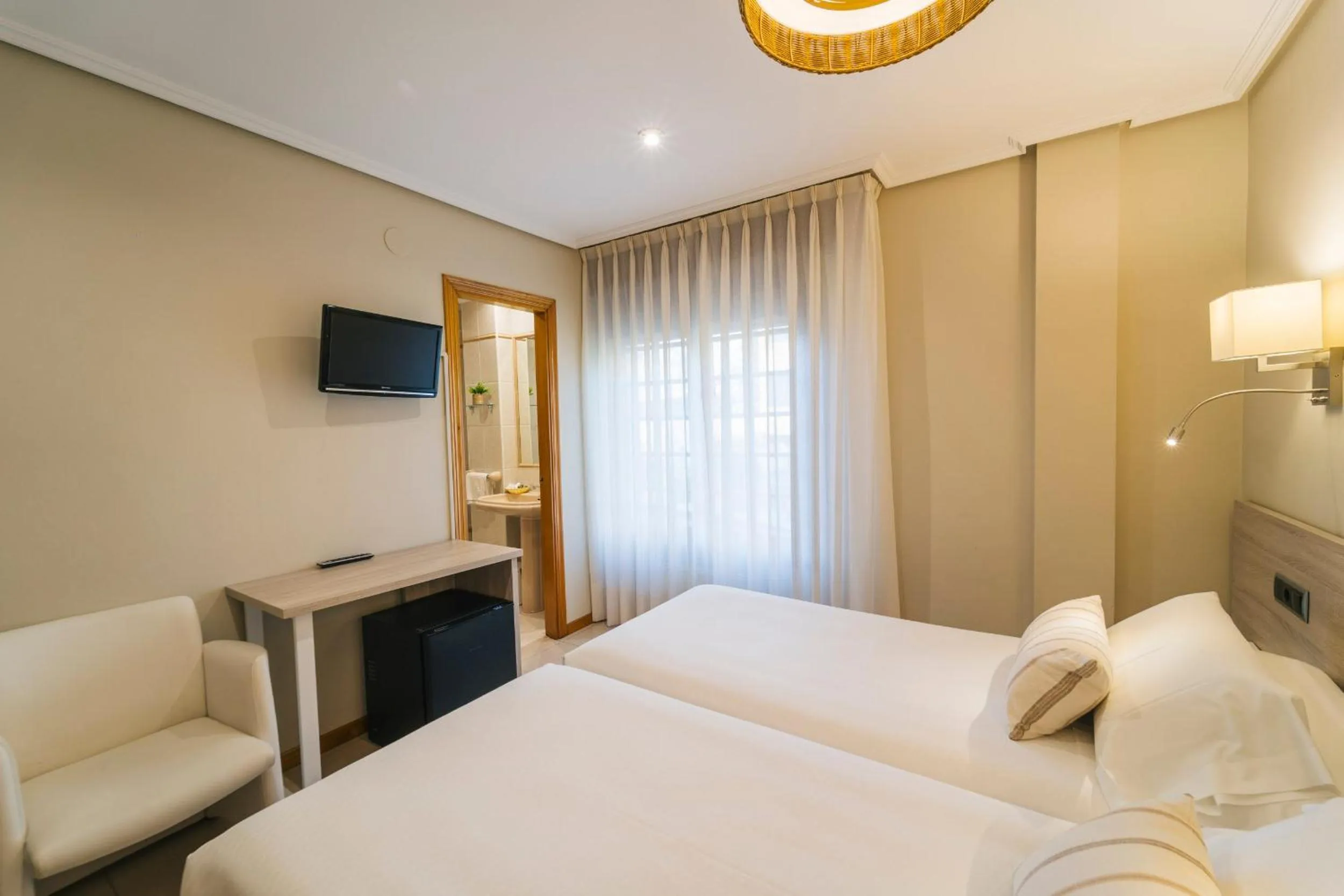 Bedroom, Bed in Miracielos