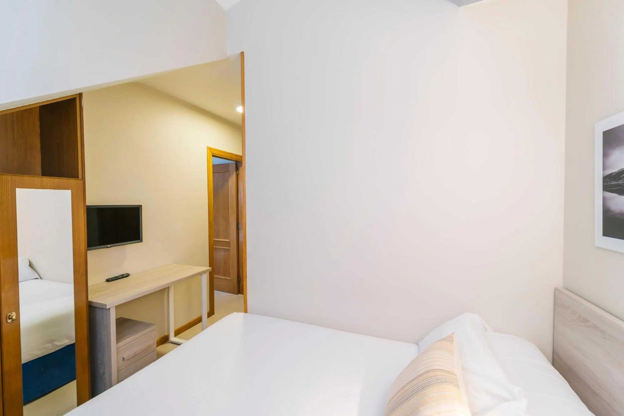 Bedroom, Bed in Miracielos