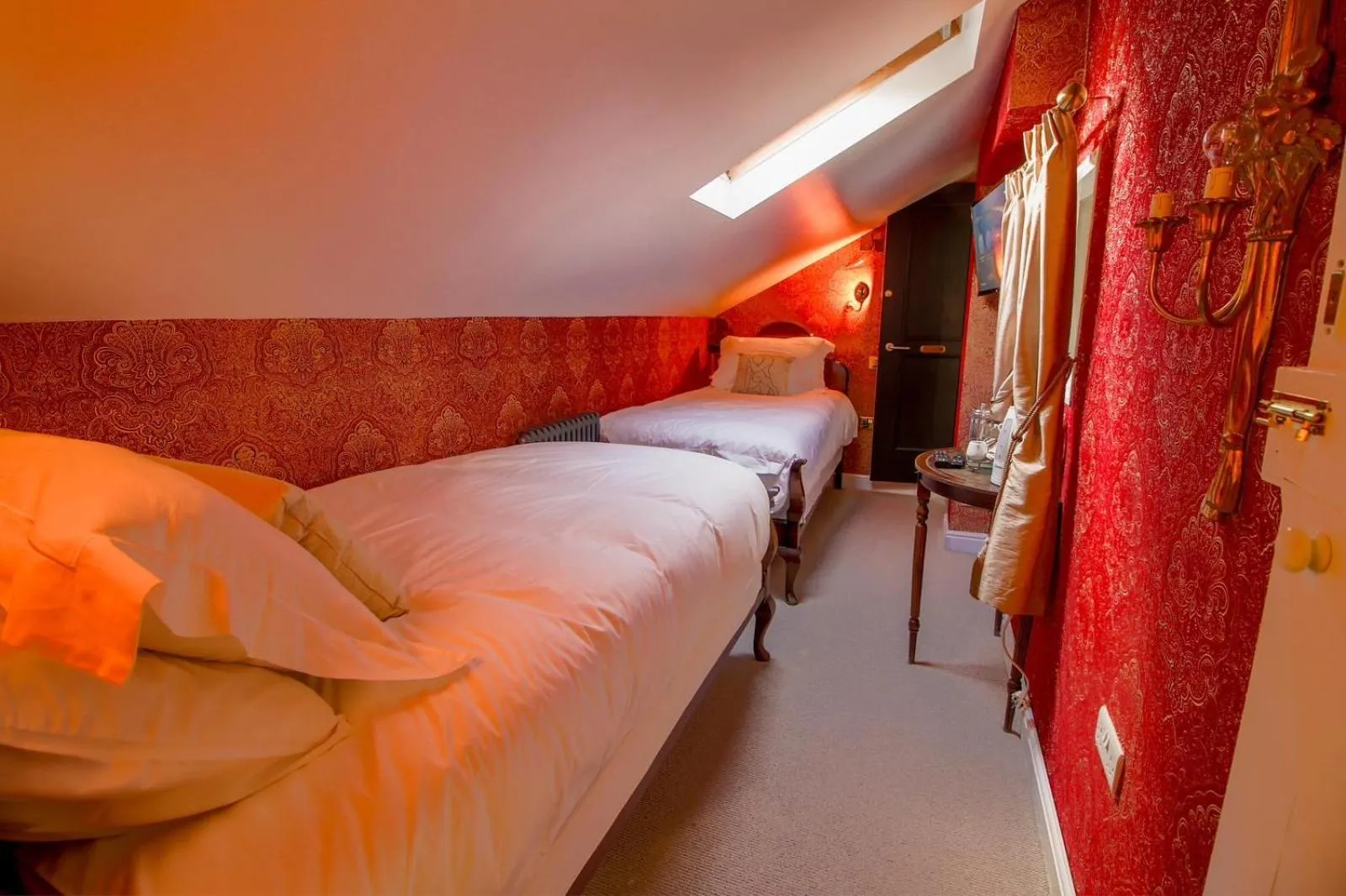 Photo of the whole room, Bed in Plas Dolguog