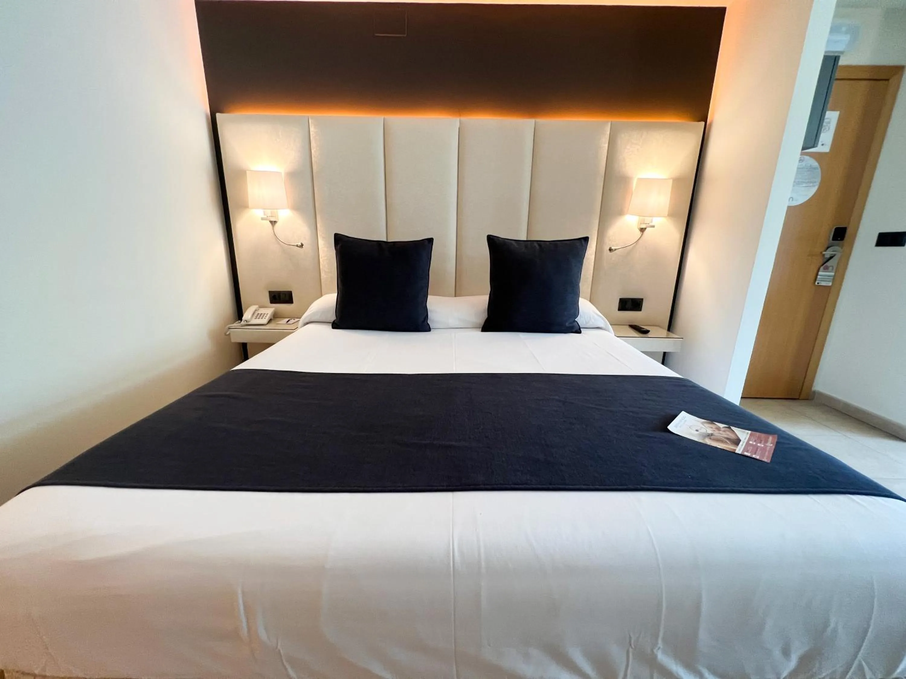 Bedroom, Bed in ON Family Islantilla