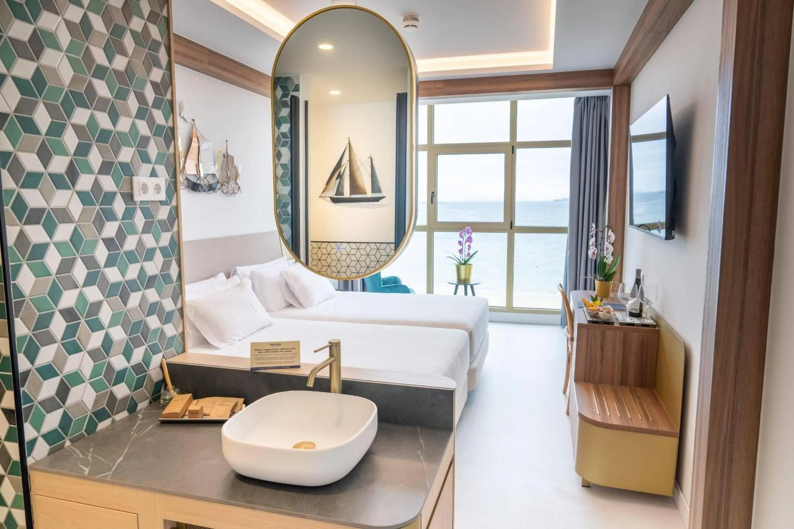 Bedroom, Bed in Hotel Faranda Rias Altas, Ascend Hotel Collection