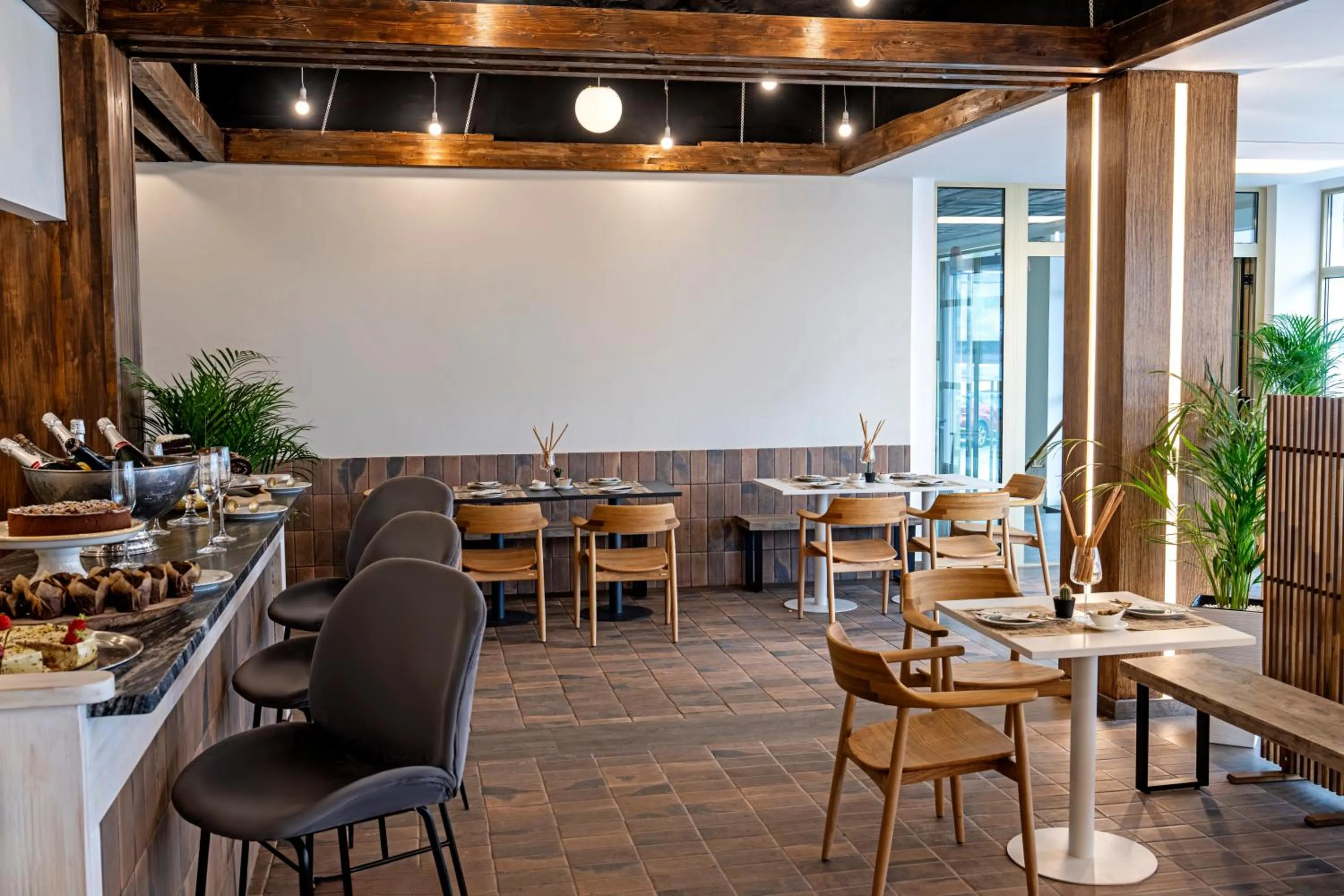 Restaurant/places to eat in Hotel Faranda Rias Altas, Ascend Hotel Collection