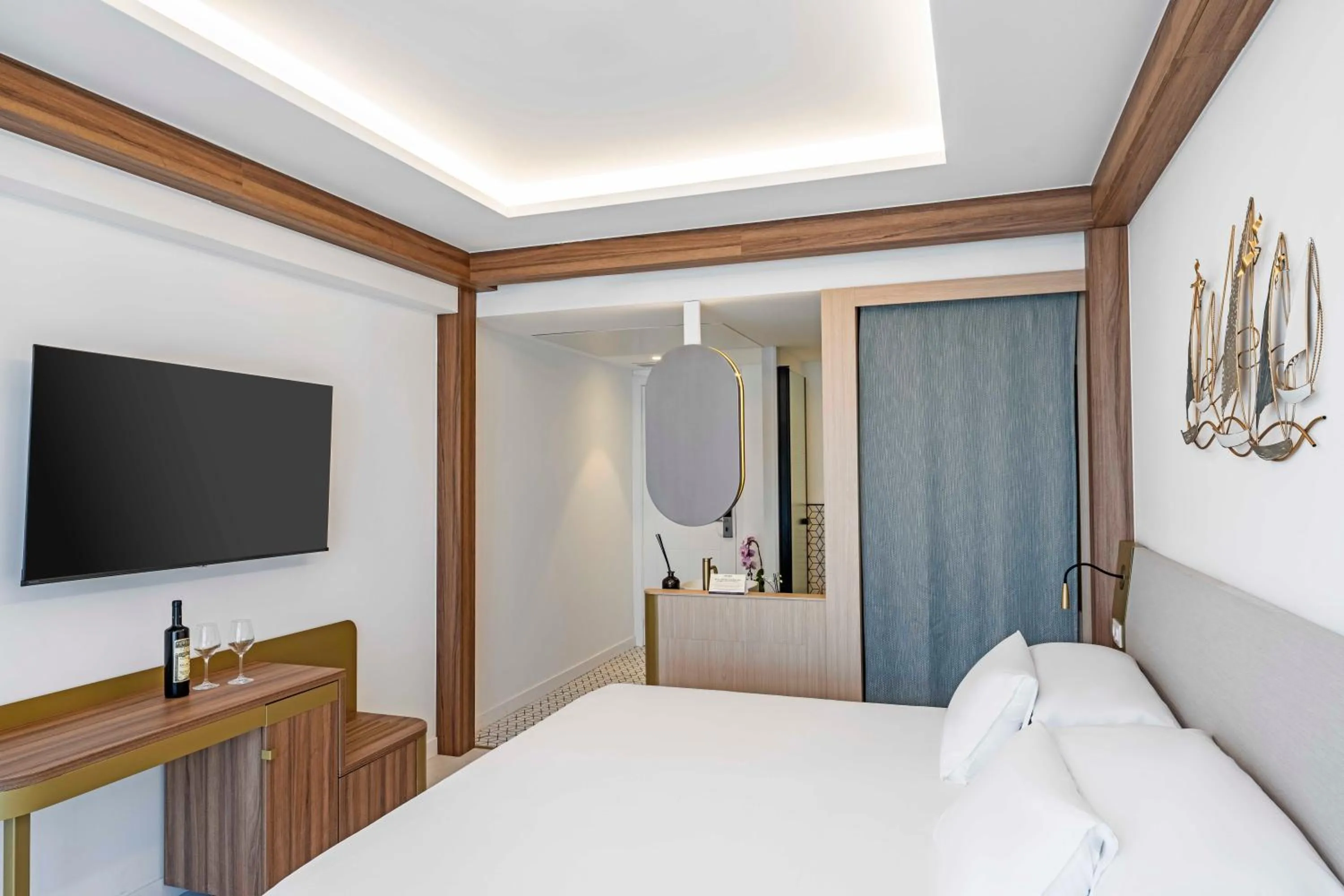 Bed in Hotel Faranda Rias Altas, Ascend Hotel Collection