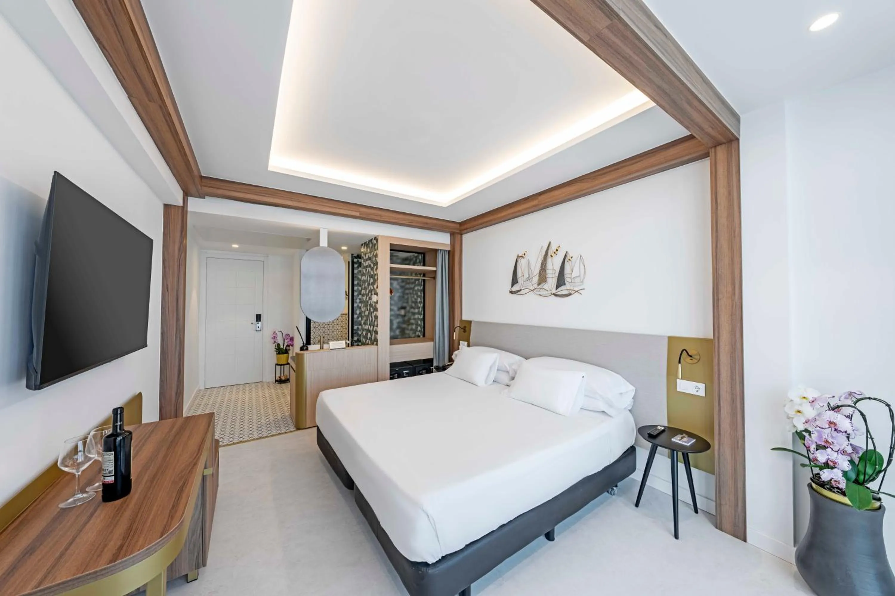 Bed in Hotel Faranda Rias Altas, Ascend Hotel Collection