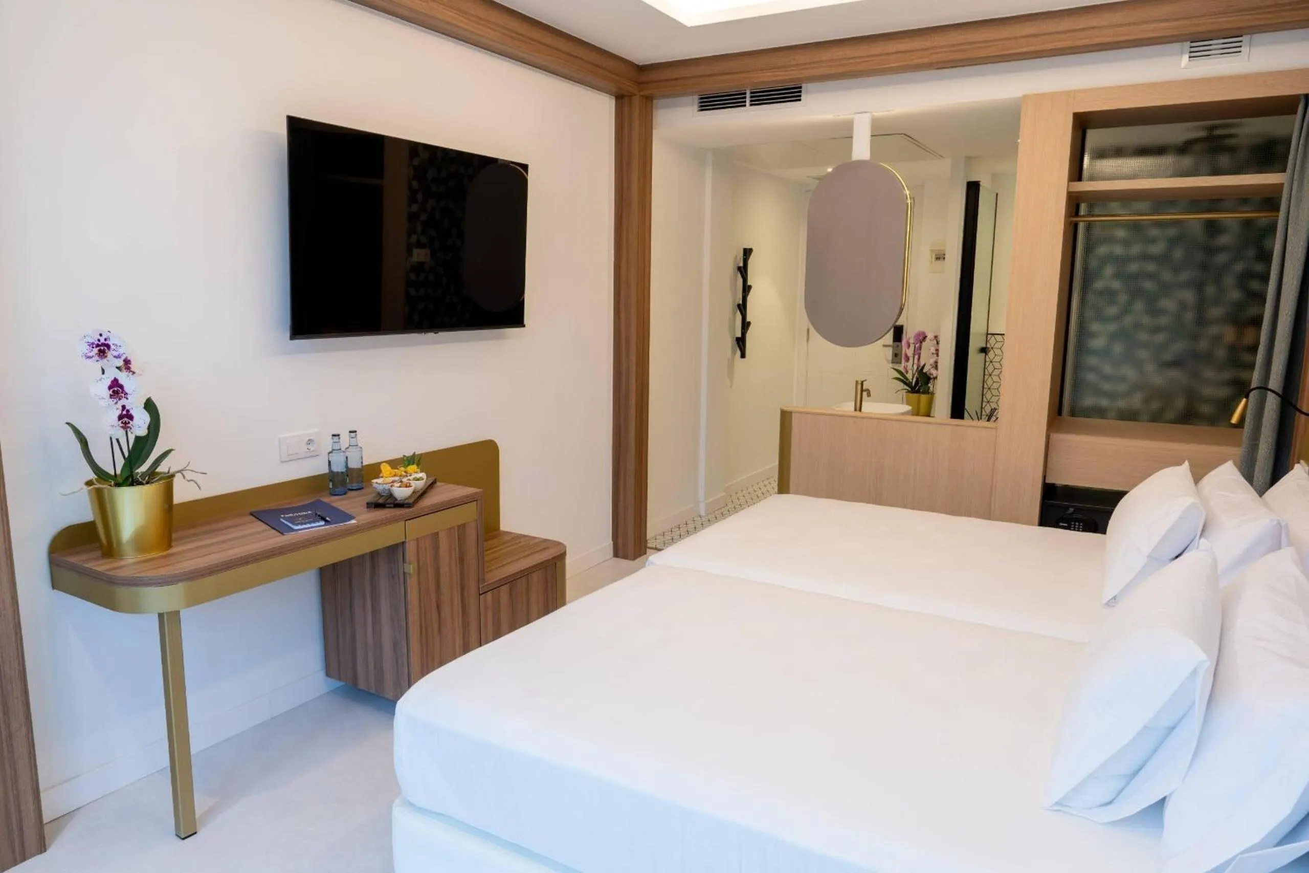 Bedroom, Bed in Hotel Faranda Rias Altas, Ascend Hotel Collection