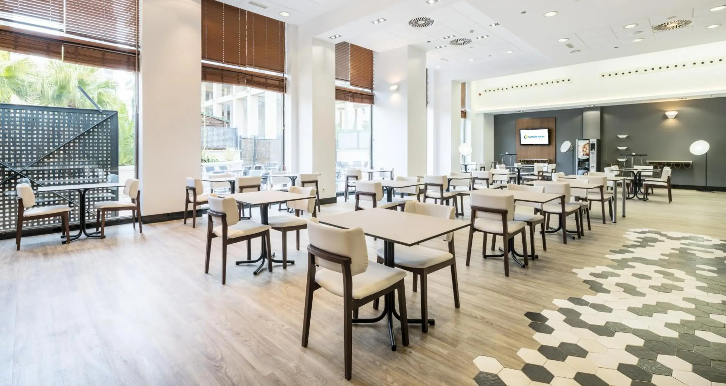 Restaurant/places to eat in Ilunion Valencia 3 Restaurant/places to eat in Ilunion Valencia 3