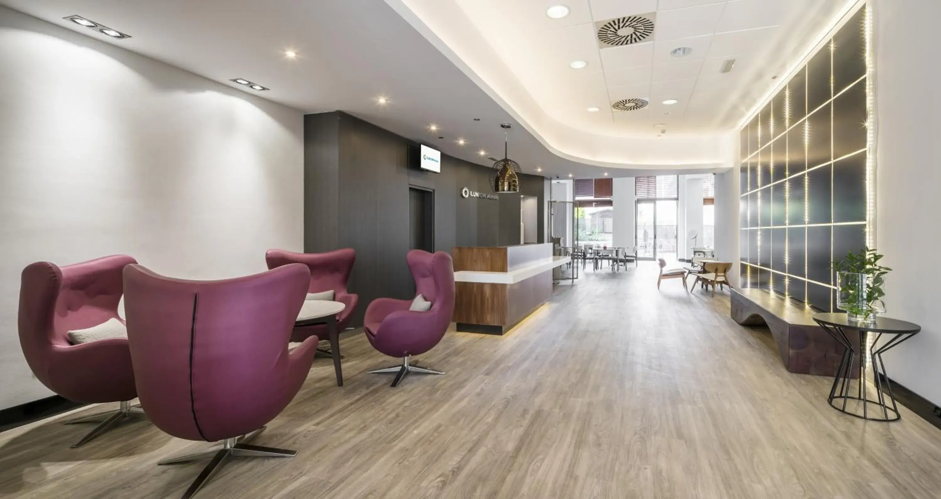 Lobby or reception in Ilunion Valencia 3 Lobby or reception in Ilunion Valencia 3