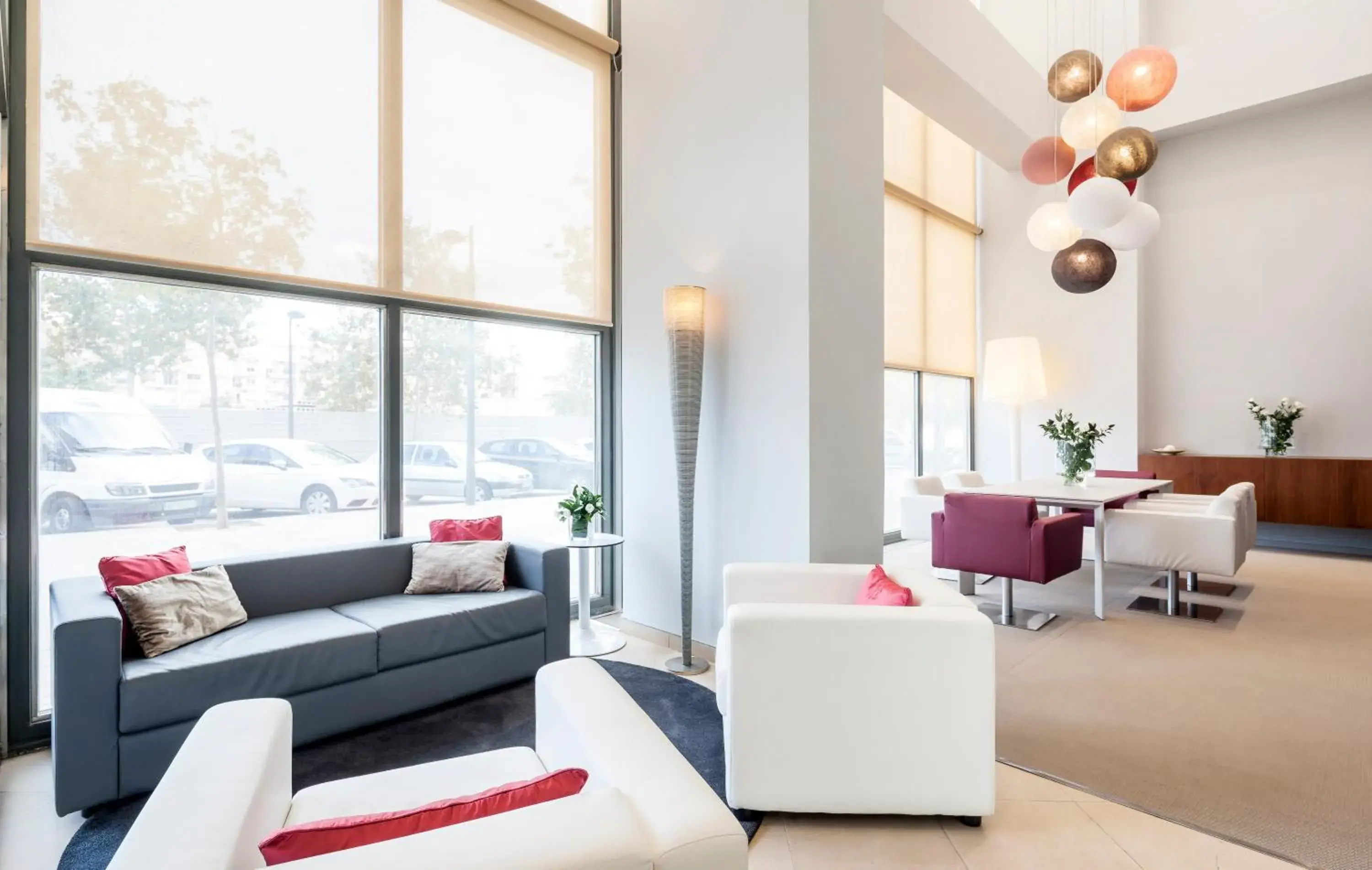 Lobby or reception in Ilunion Valencia 3 Lobby or reception in Ilunion Valencia 3