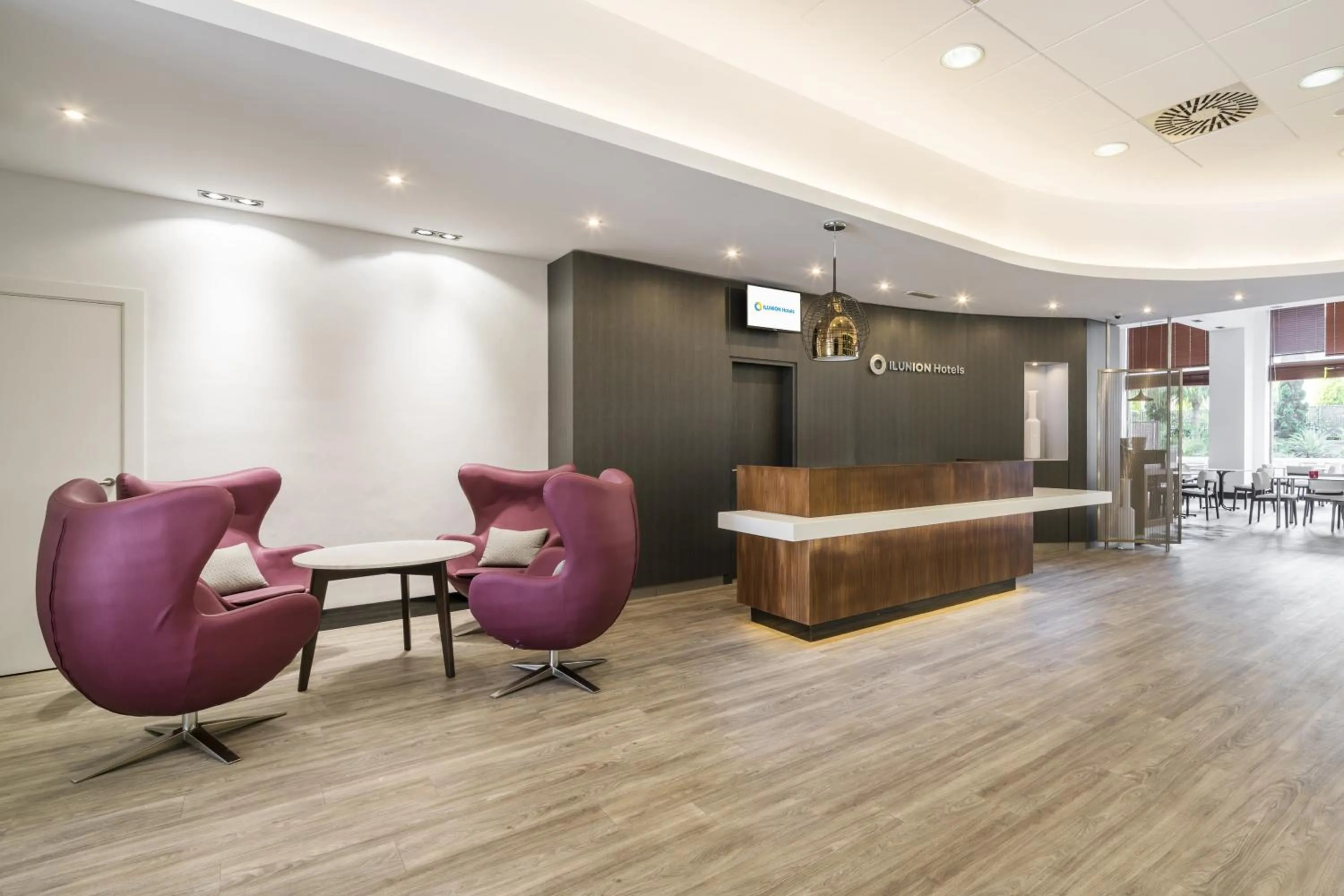 Lobby or reception in Ilunion Valencia 3