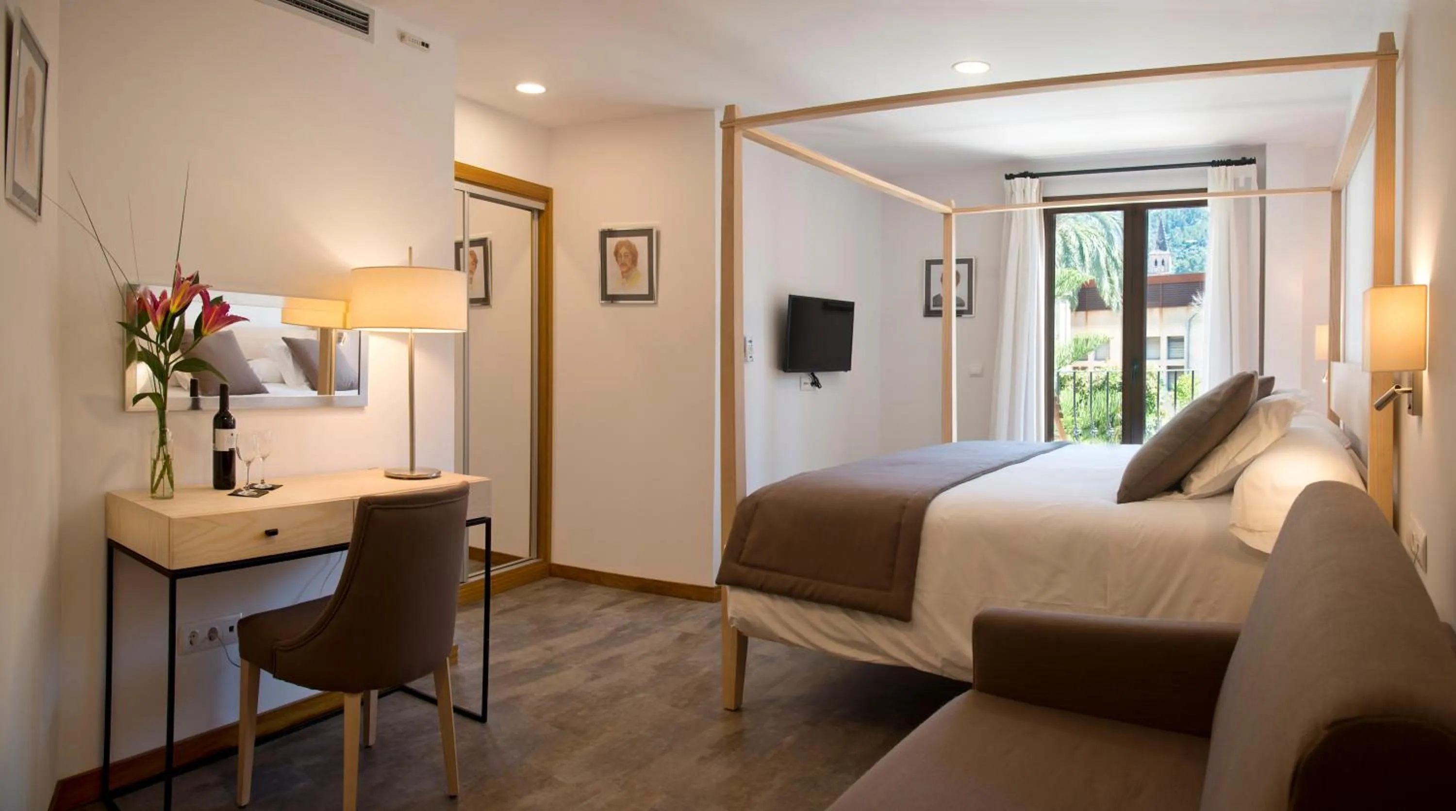 Photo of the whole room, Bed in Gran Hotel Soller