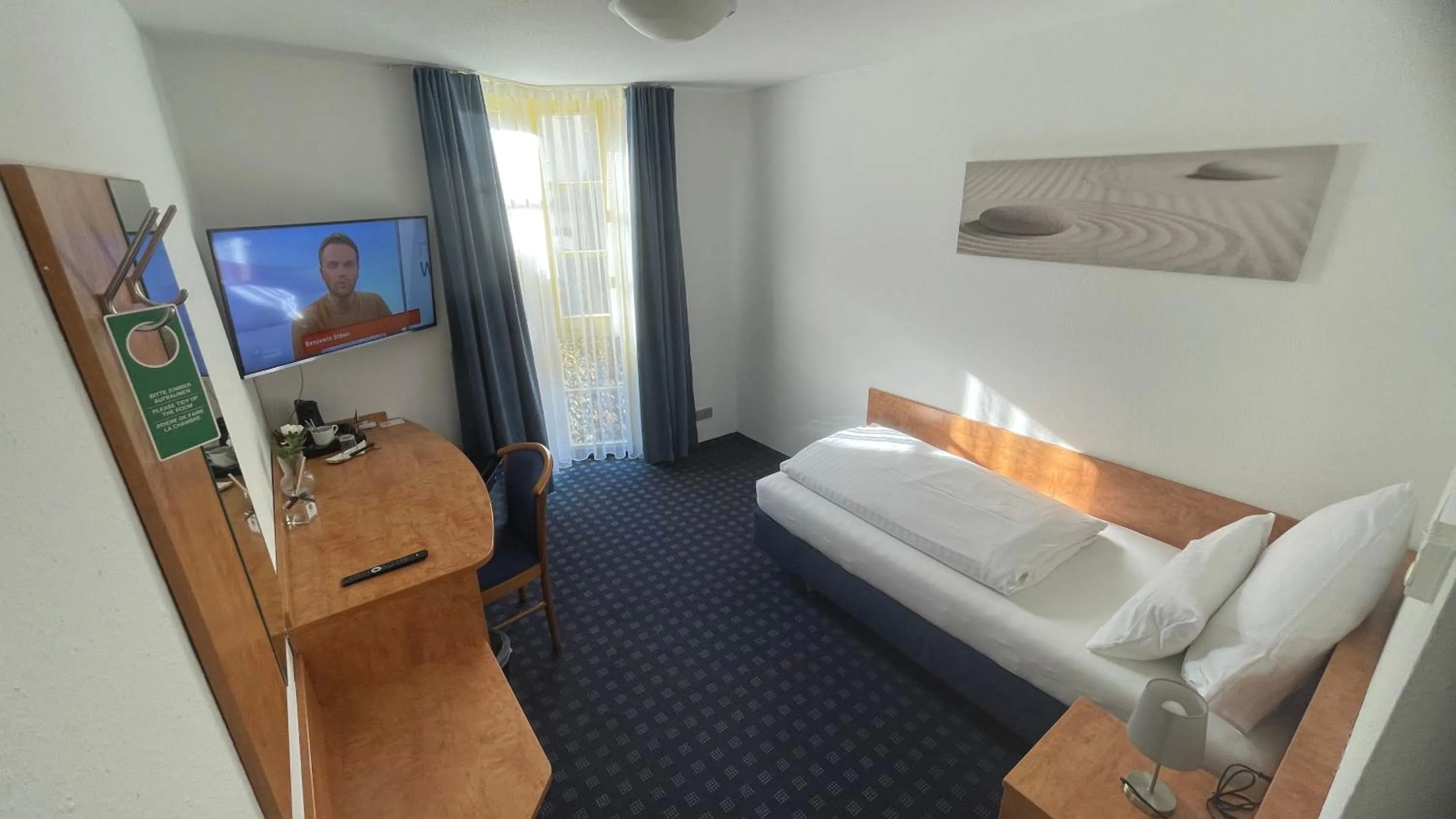 Bed in KRYSTALL Hotel