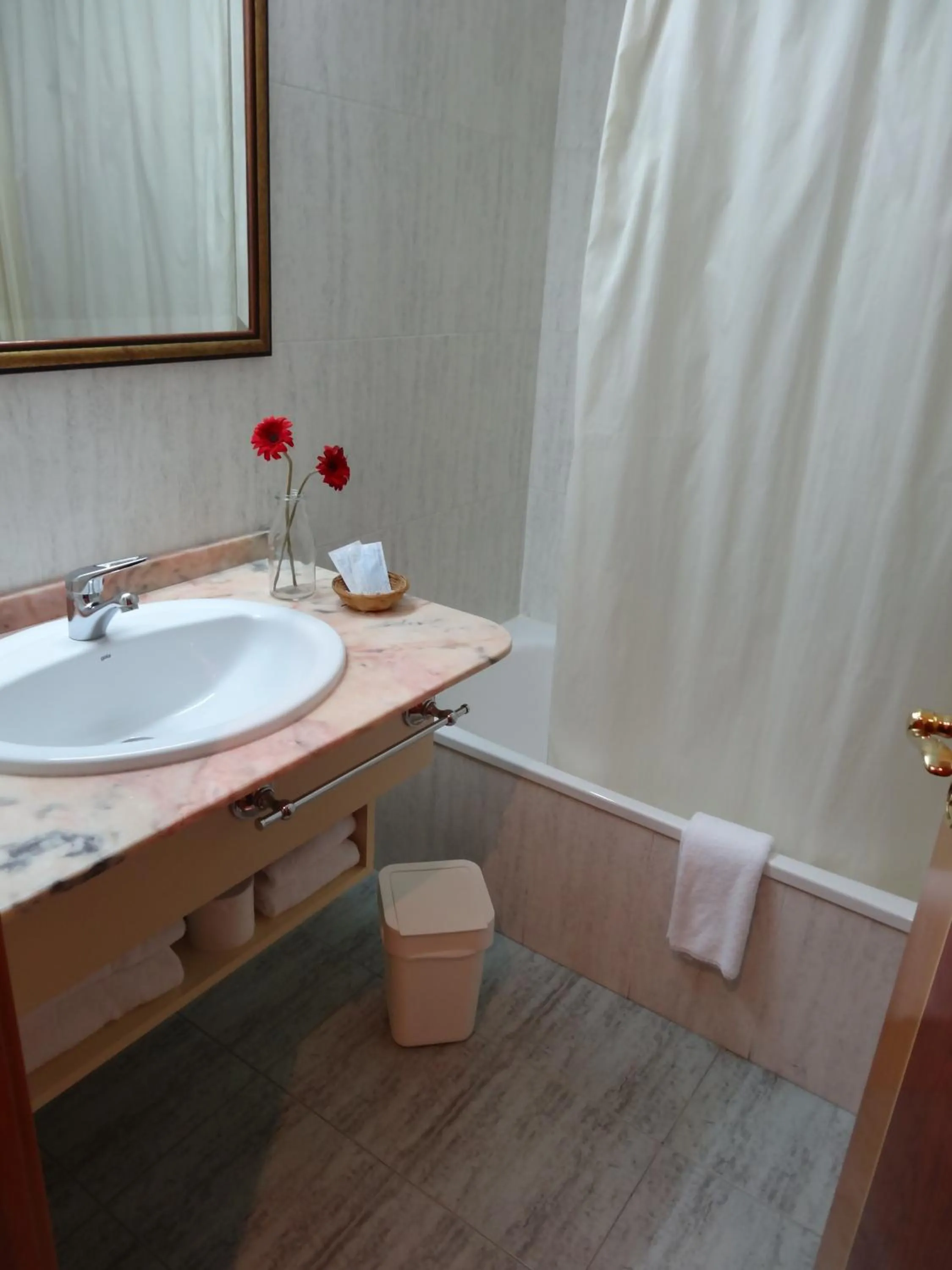 Bed in Hotel El Pescador