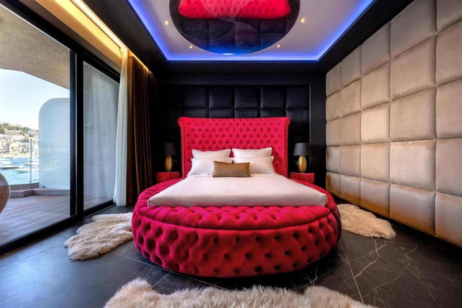Suite with Hot Tub in Damare Resort & SPA