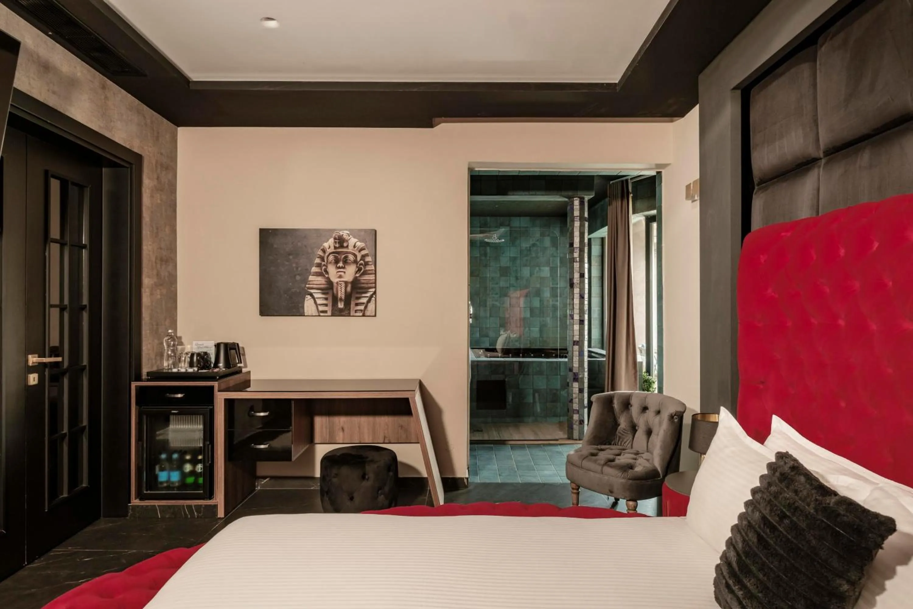 Bed in Damare Resort & SPA