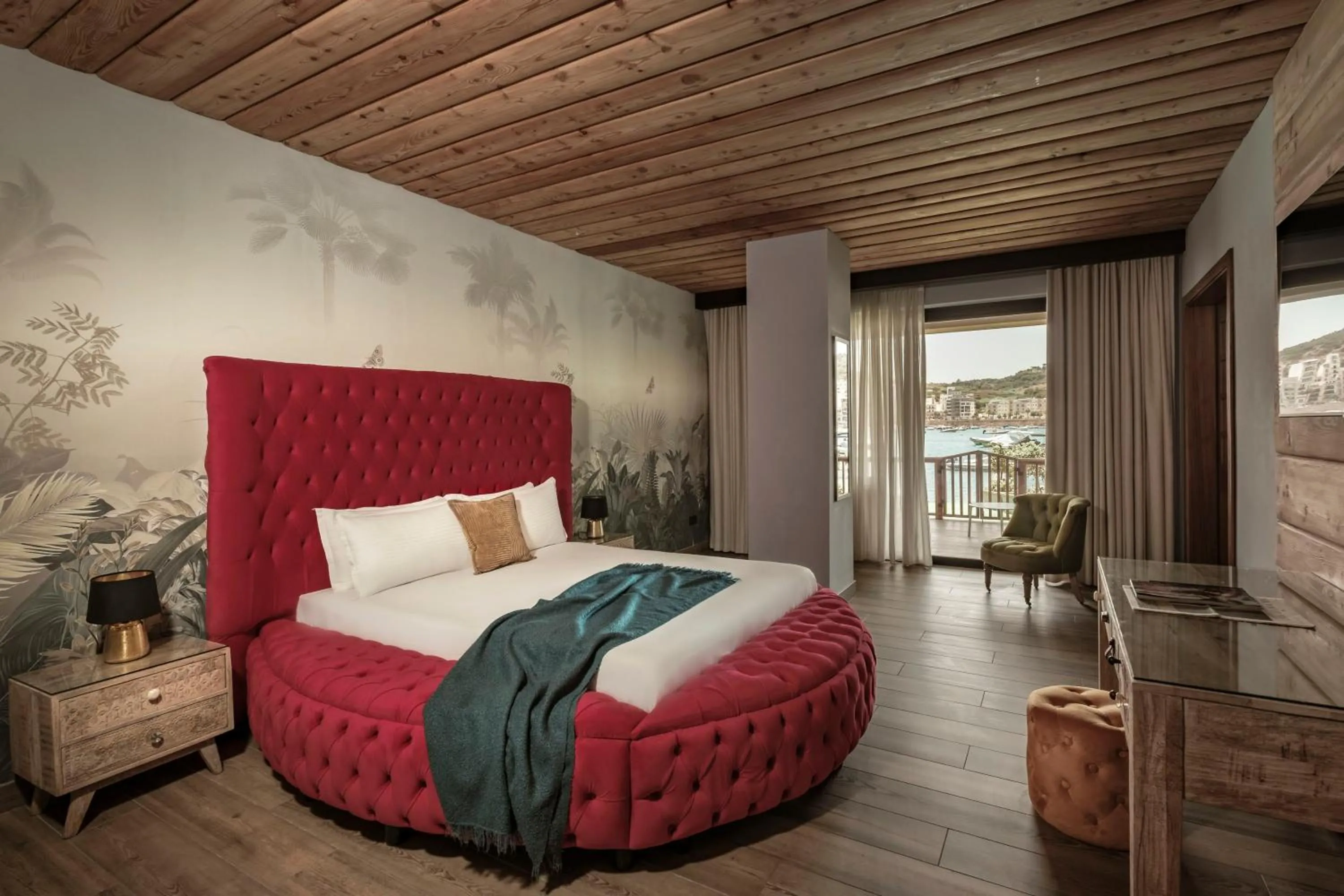 Bed in Damare Resort & SPA