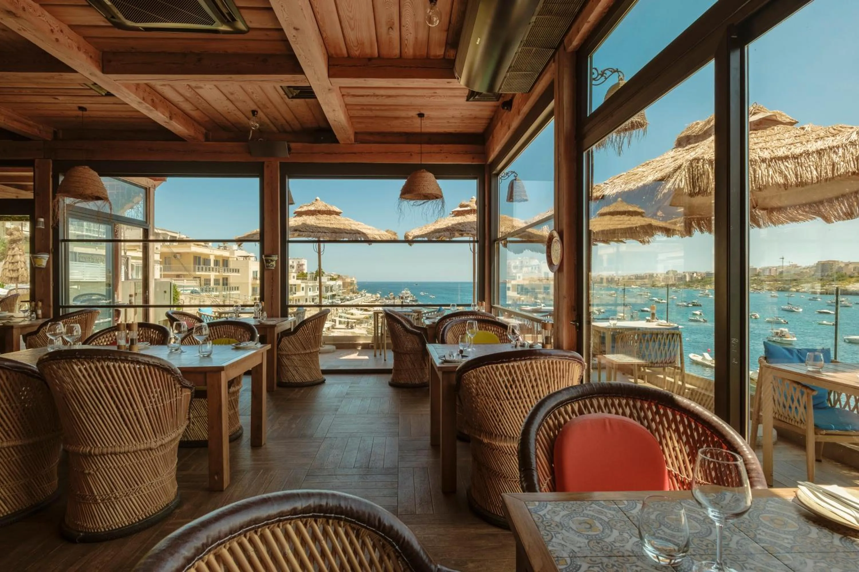 Restaurant/places to eat in Damare Resort & SPA