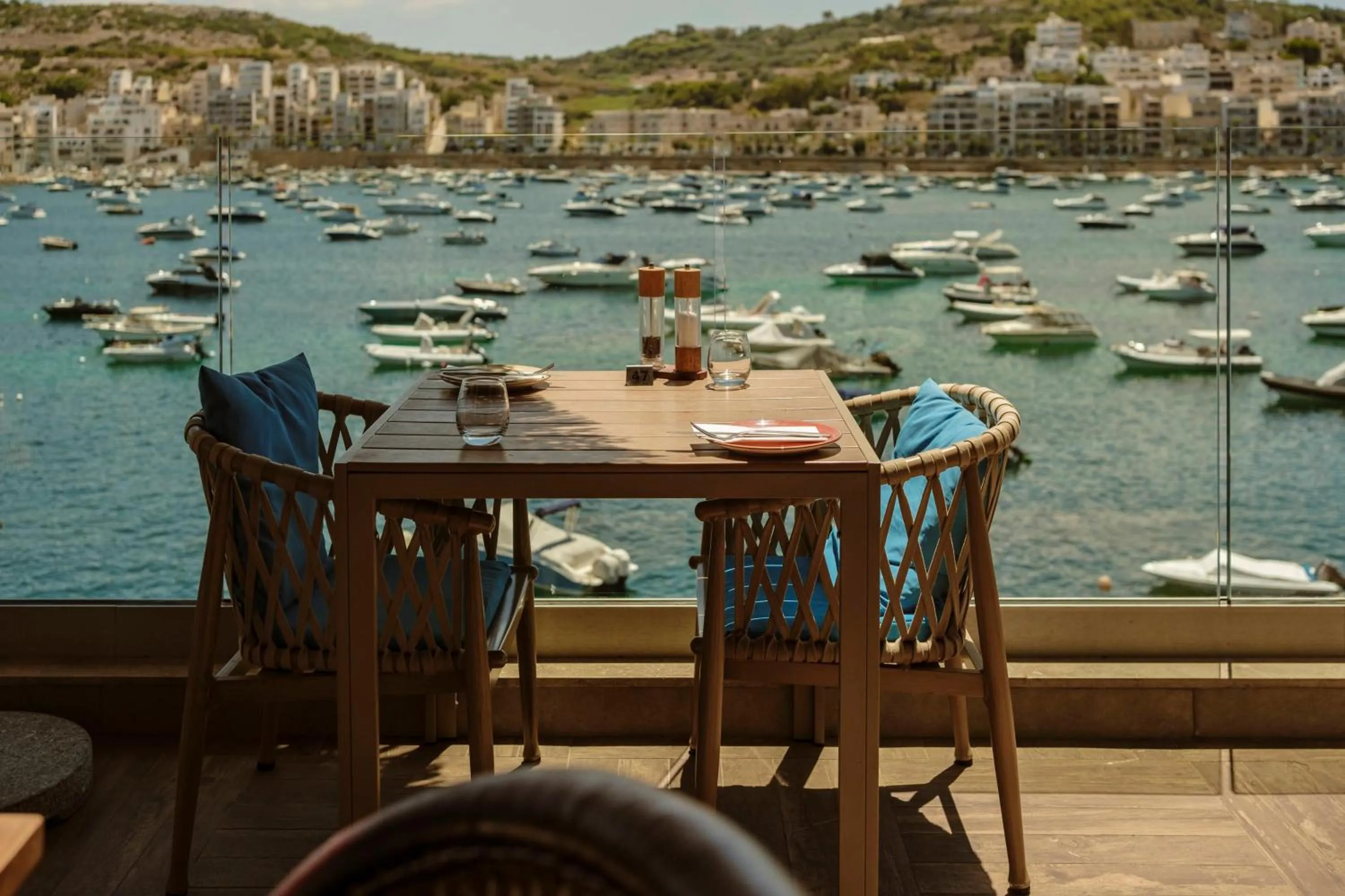 Restaurant/places to eat in Damare Resort & SPA