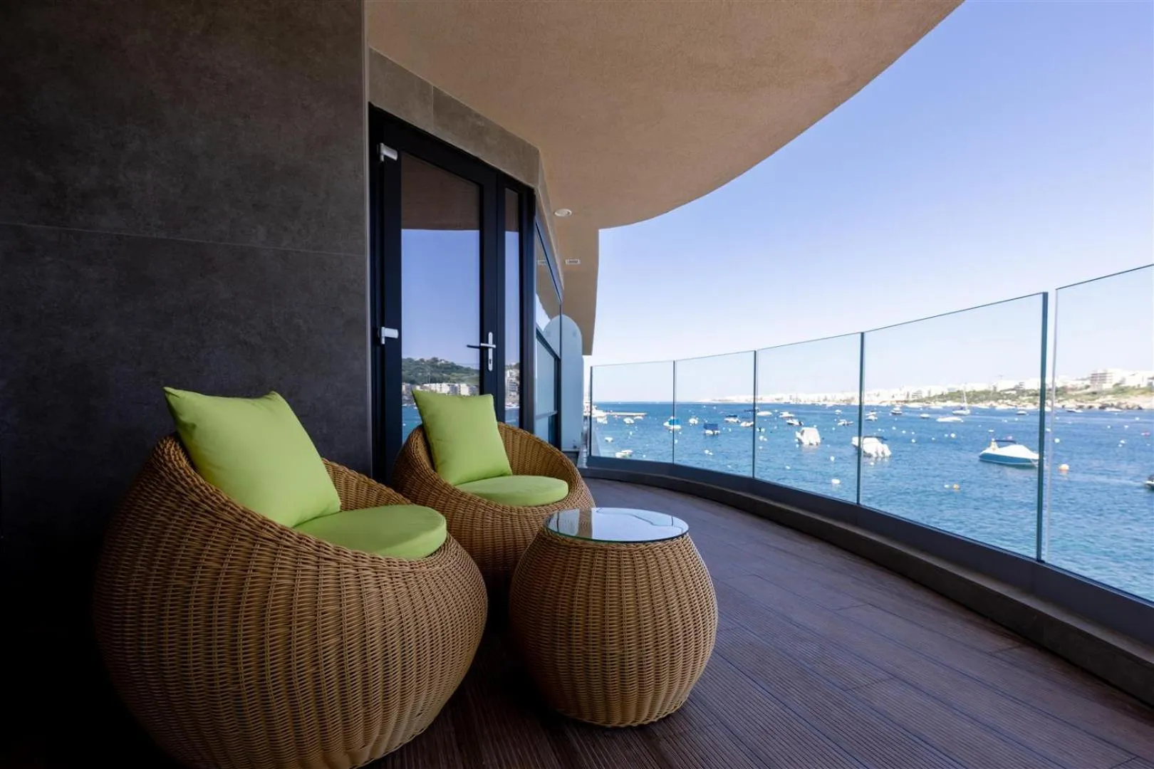 Suite with Hot Tub in Damare Resort & SPA