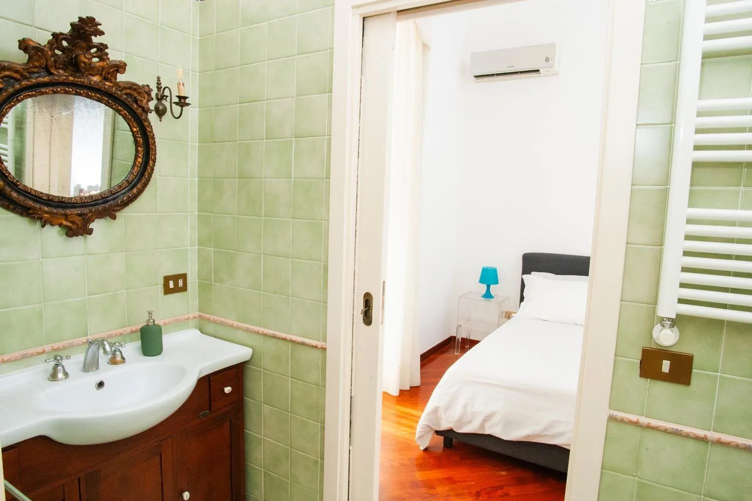Bathroom, Bed in San Pasquale 62 Apartment