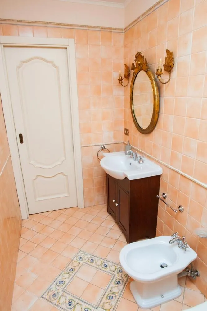 Bathroom in San Pasquale 62 Apartment