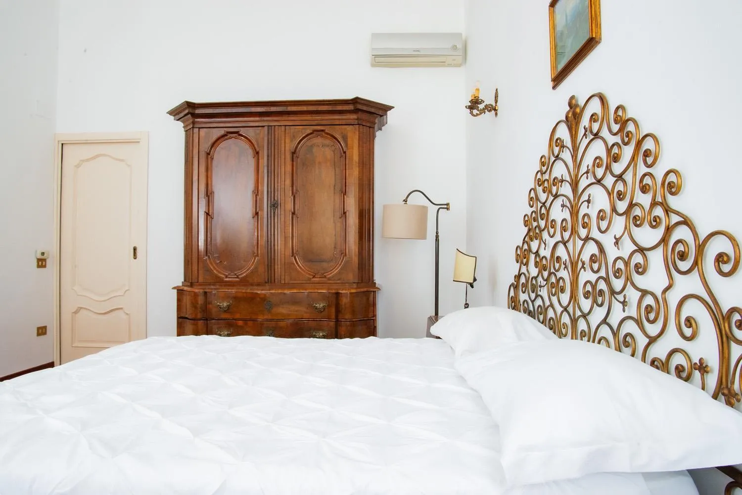 Photo of the whole room, Bed in San Pasquale 62 Apartment