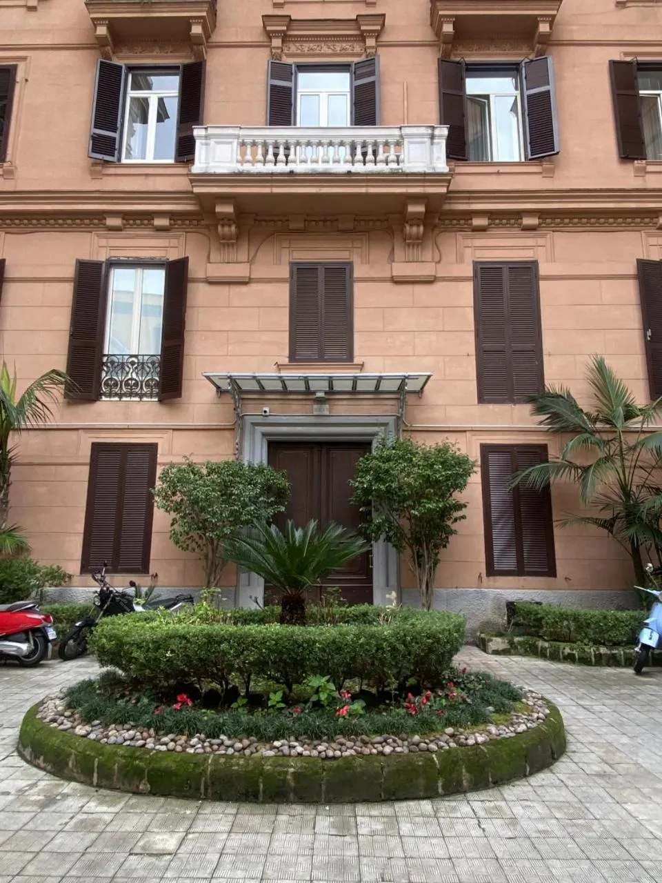Property building in San Pasquale 62 Apartment