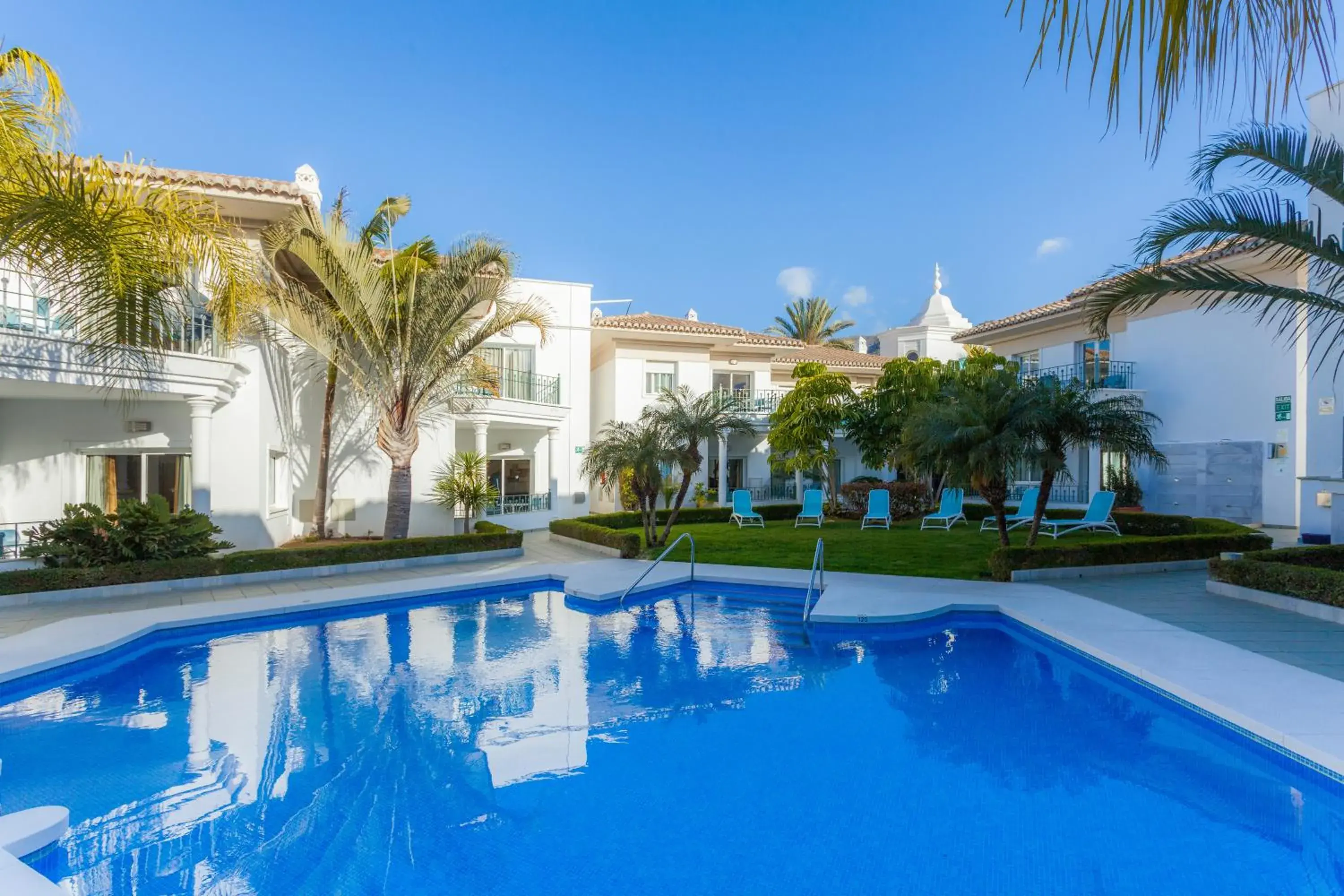 Property building in Apartamentos Marina Turquesa Property building in Apartamentos Marina Turquesa