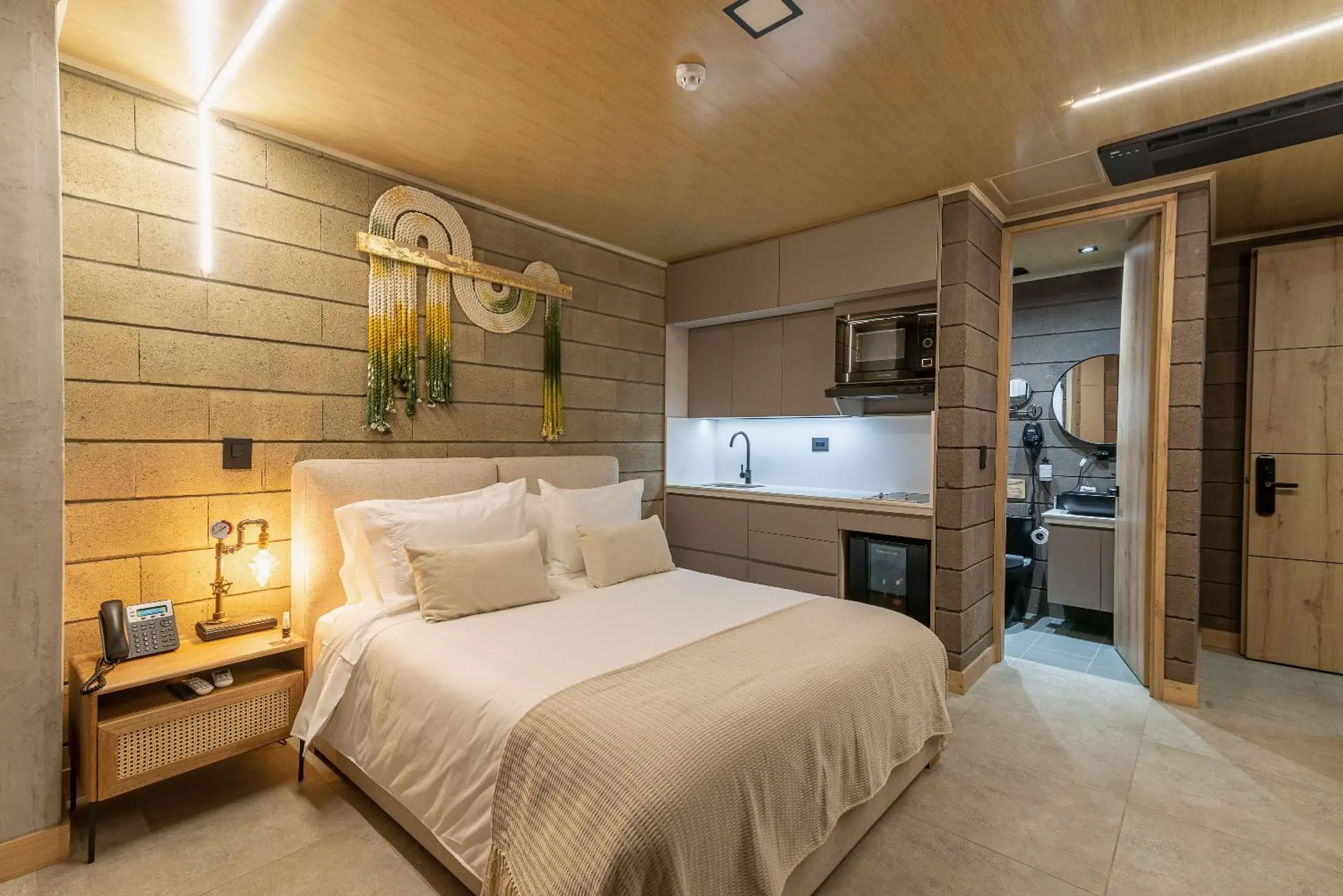 Double Room with Private Bathroom in Hotel Living by Armoniko Double Room with Private Bathroom in Hotel Living by Armoniko