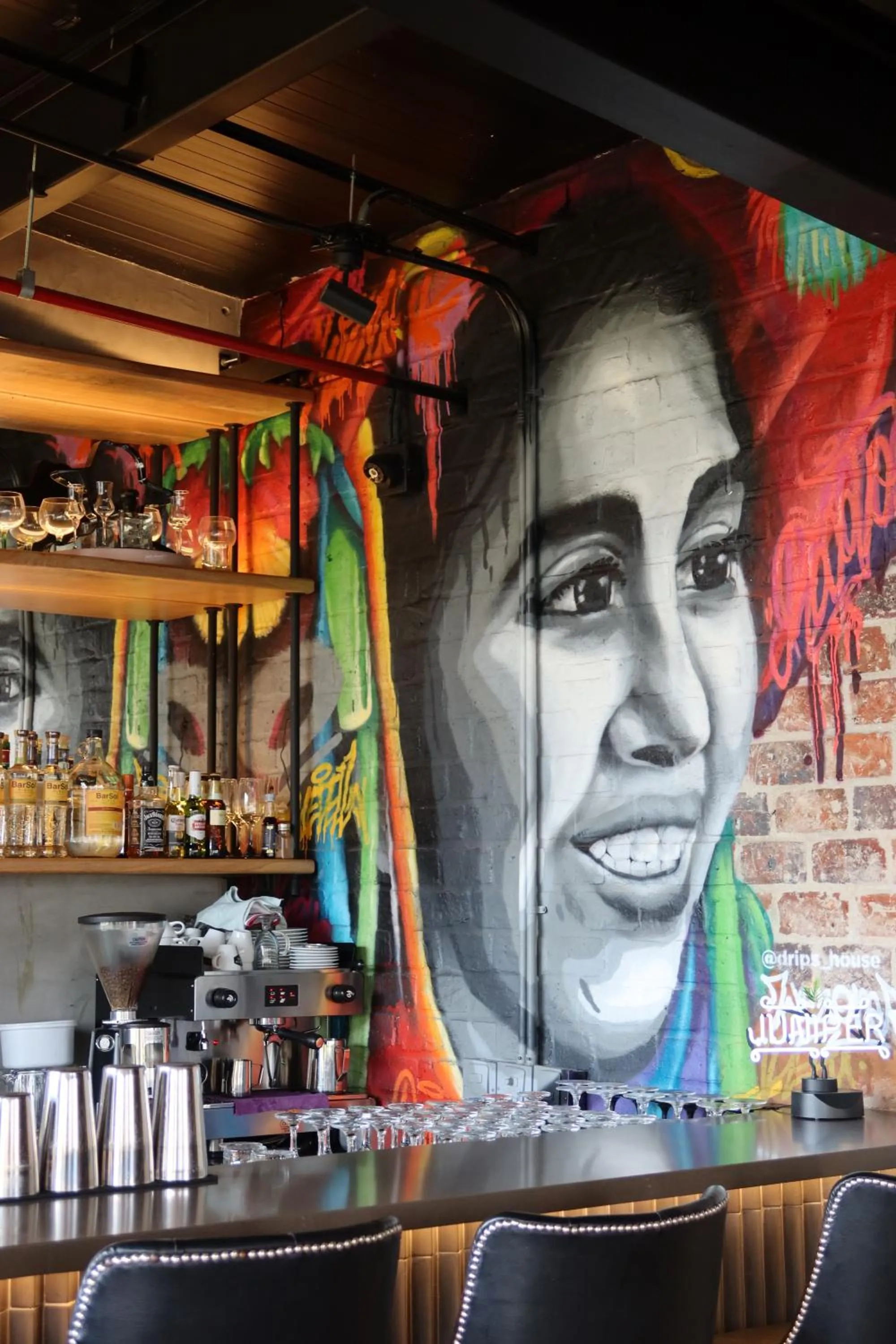 Restaurant/places to eat in Hotel Living by Armoniko